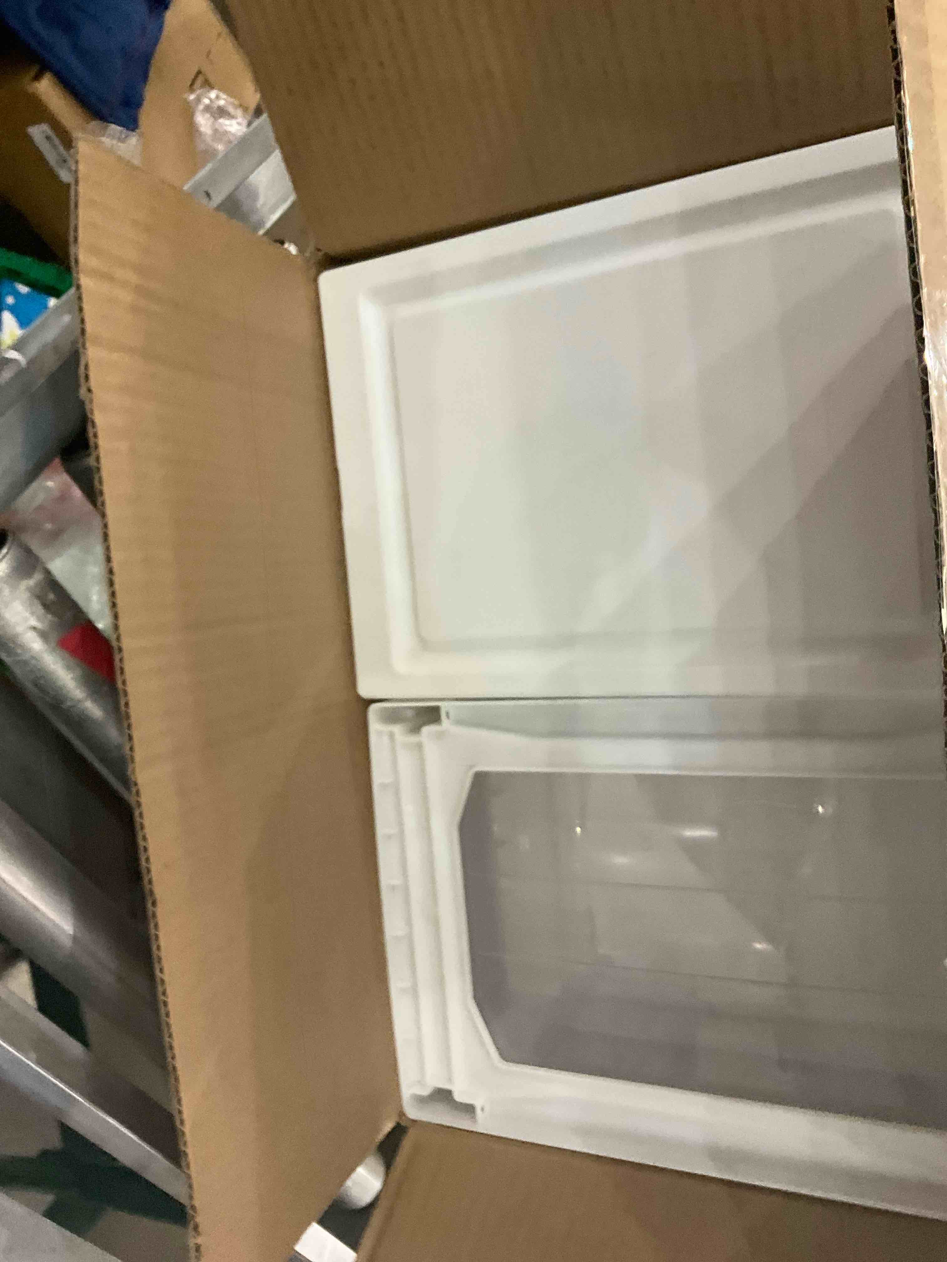 https://s3.amazonaws.com/lotting-images-prod/bidfta/EXS00565409_1699905099979.jpeg