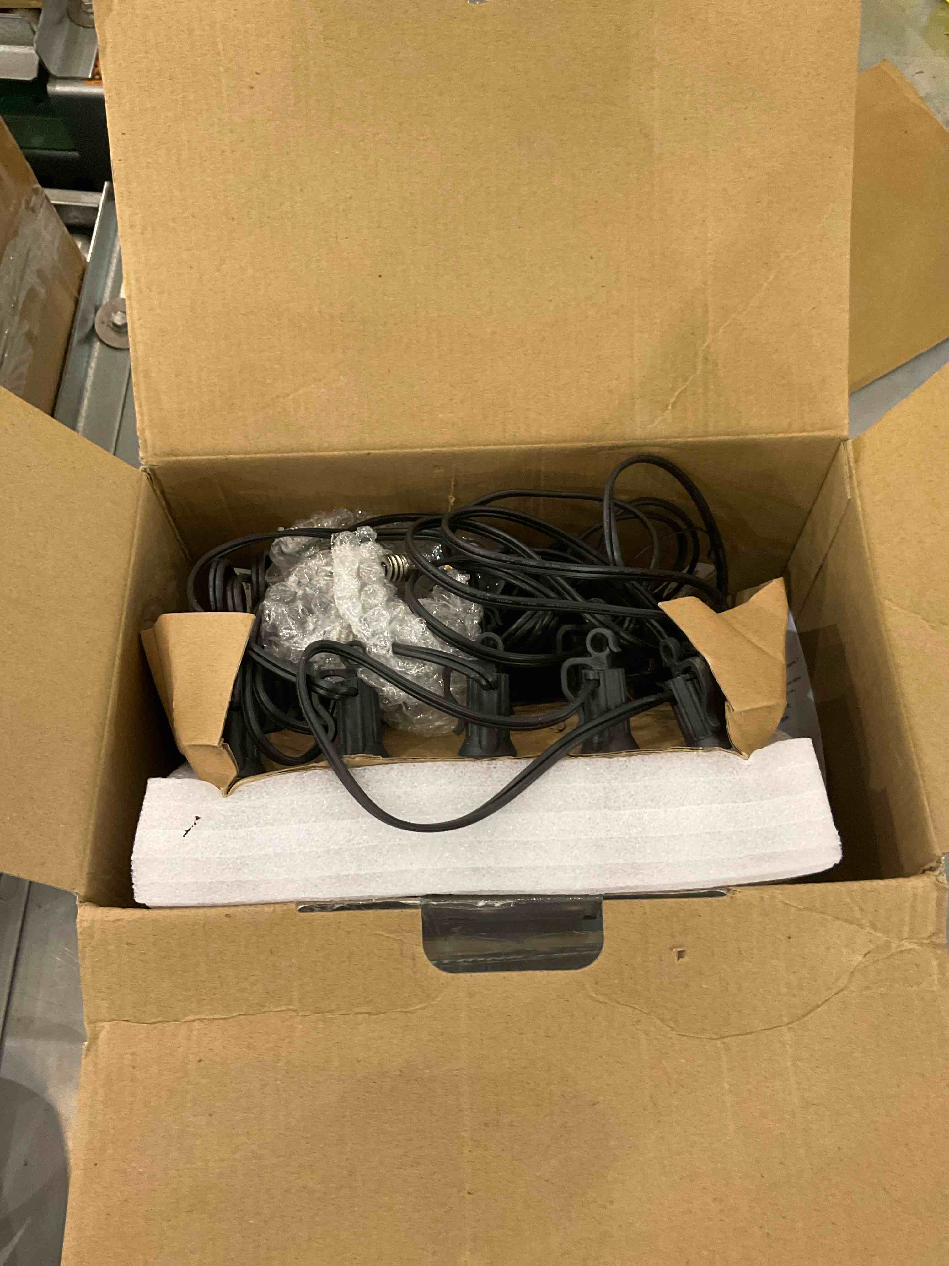 https://s3.amazonaws.com/lotting-images-prod/bidfta/EXS00566138_1699372093438.jpeg