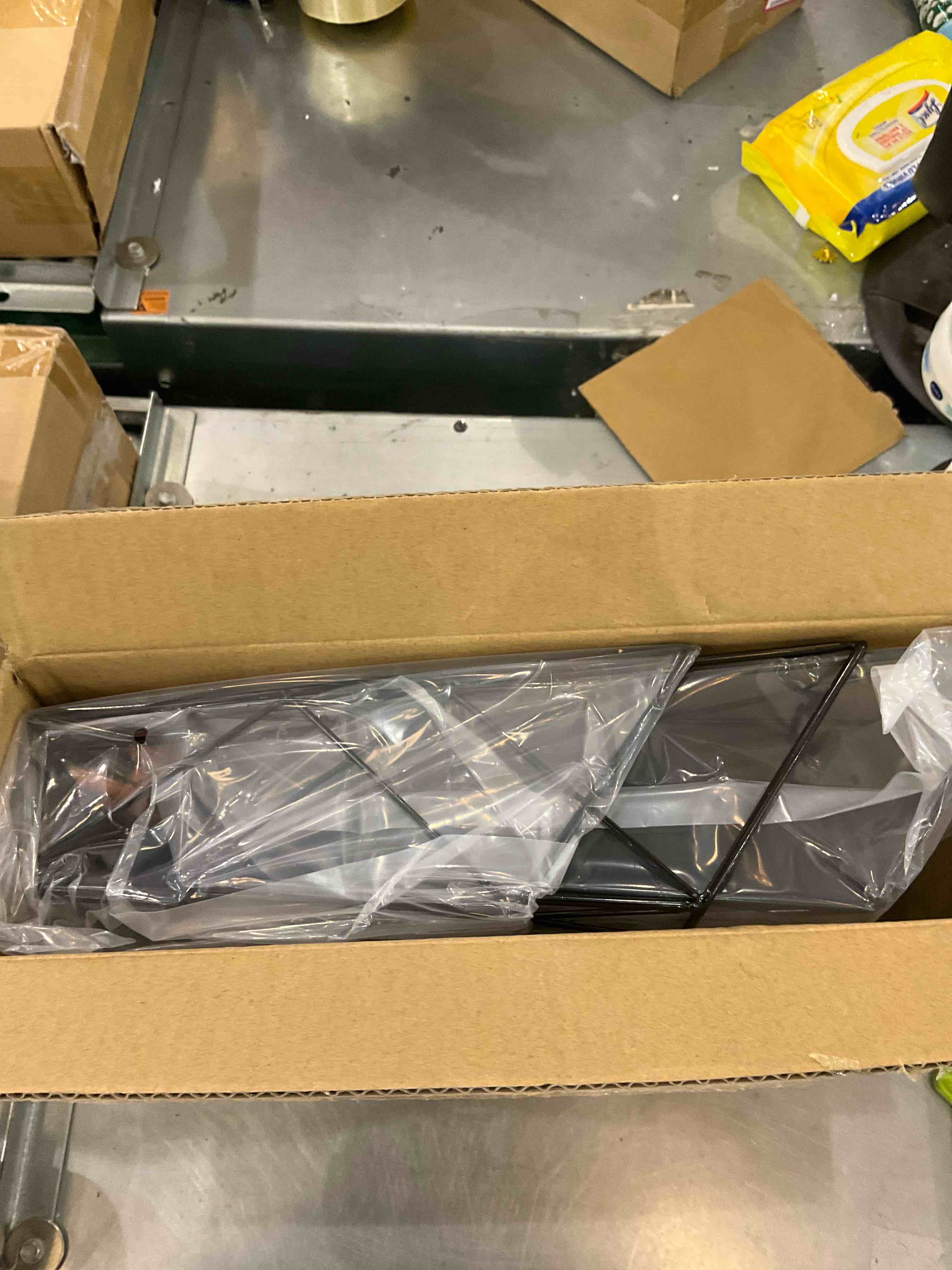 https://s3.amazonaws.com/lotting-images-prod/bidfta/EXS00566617_1699372021344.jpeg