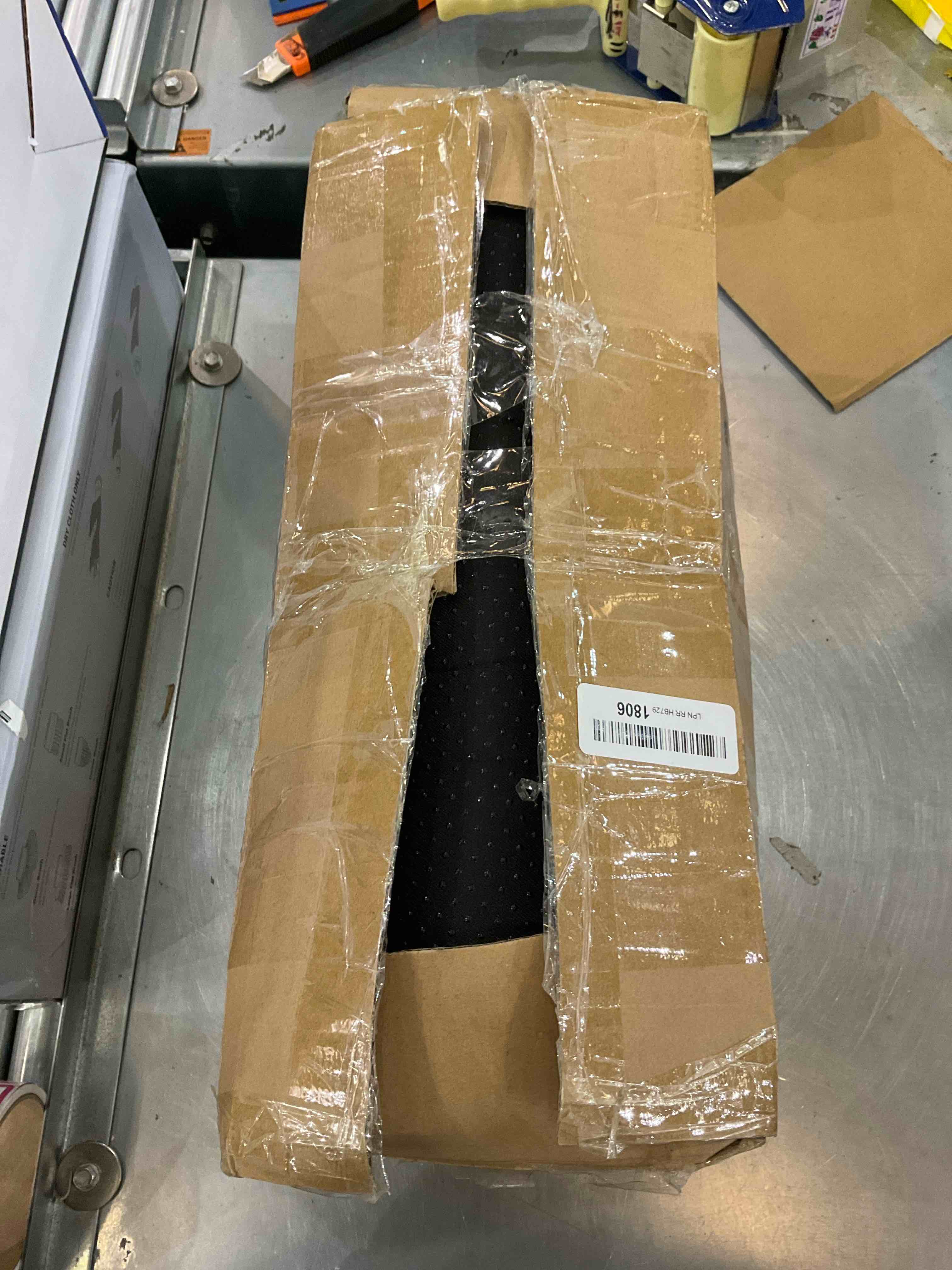 https://s3.amazonaws.com/lotting-images-prod/bidfta/EXS00566623_1699371558396.jpeg