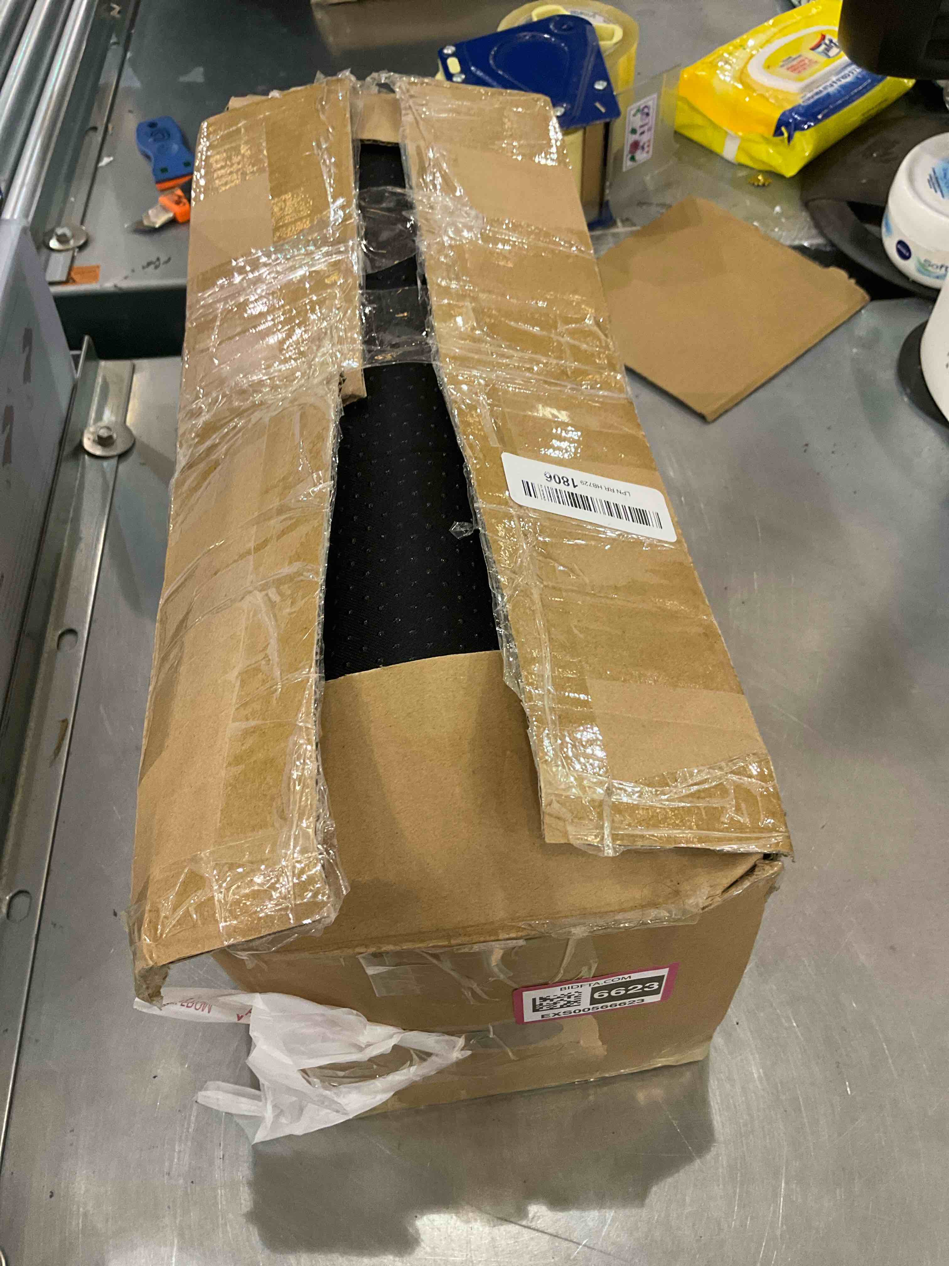 https://s3.amazonaws.com/lotting-images-prod/bidfta/EXS00566623_1699371562074.jpeg