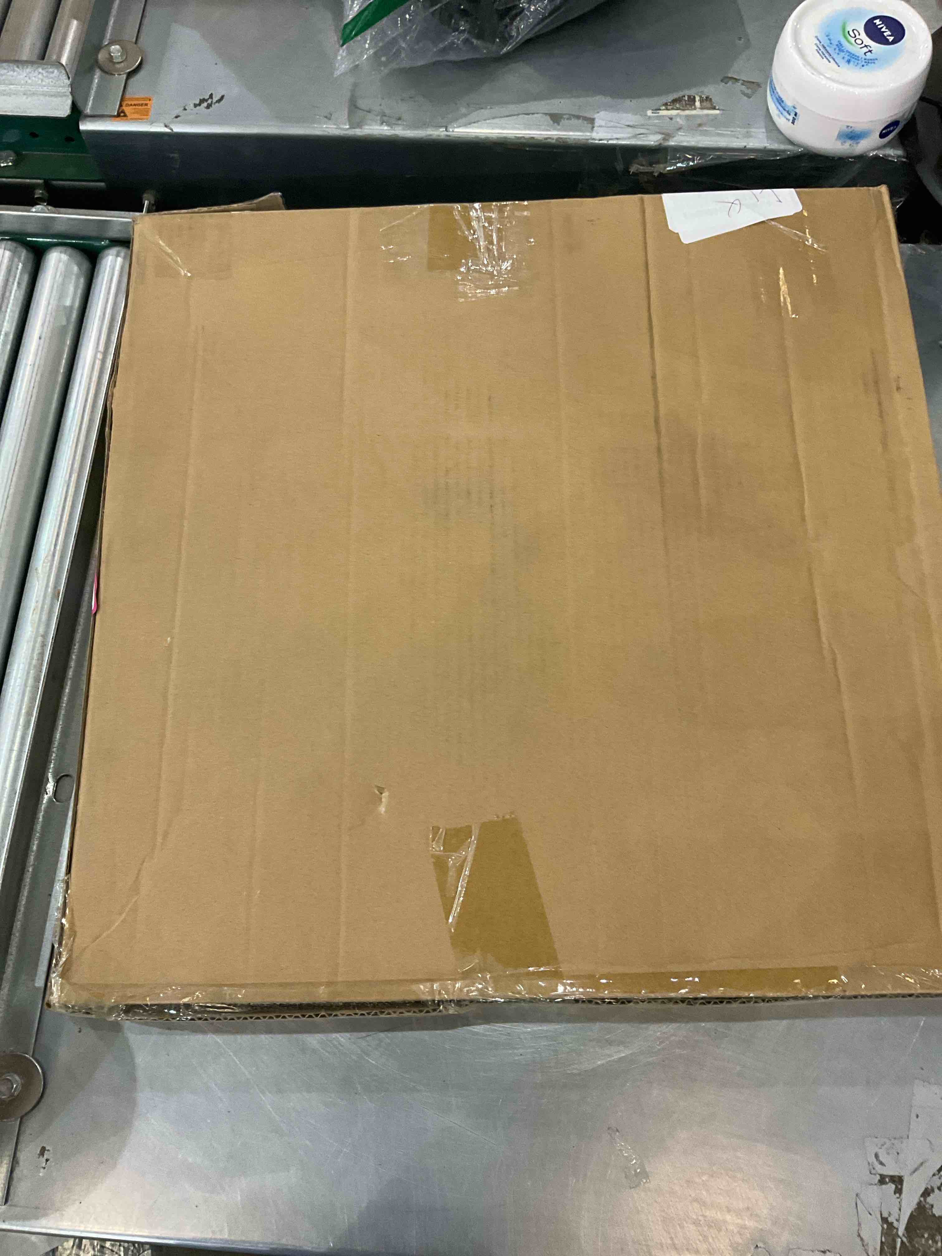 https://s3.amazonaws.com/lotting-images-prod/bidfta/EXS00567109_1699638682610.jpeg