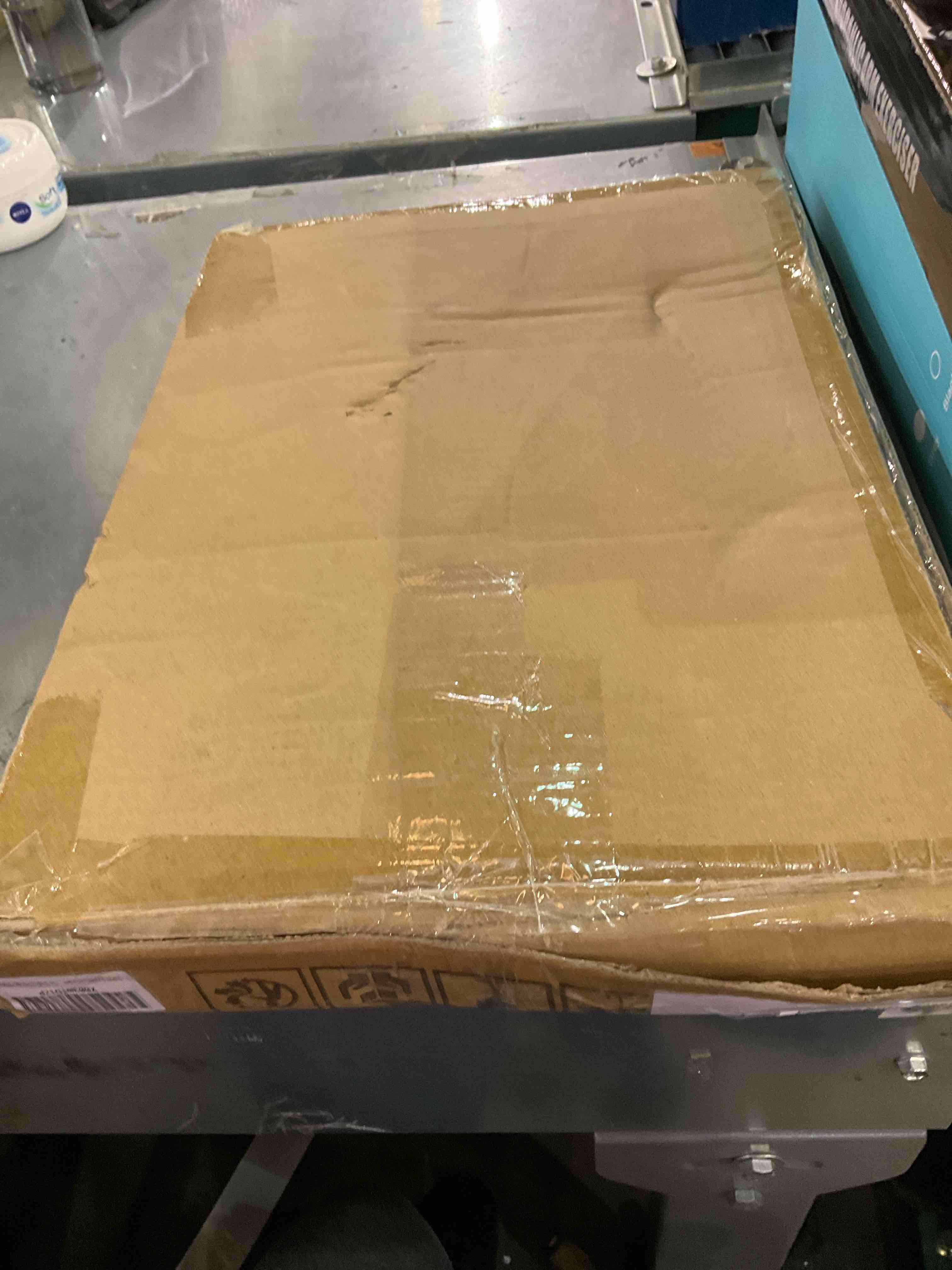 https://s3.amazonaws.com/lotting-images-prod/bidfta/EXS00568197_1700066550332.jpeg
