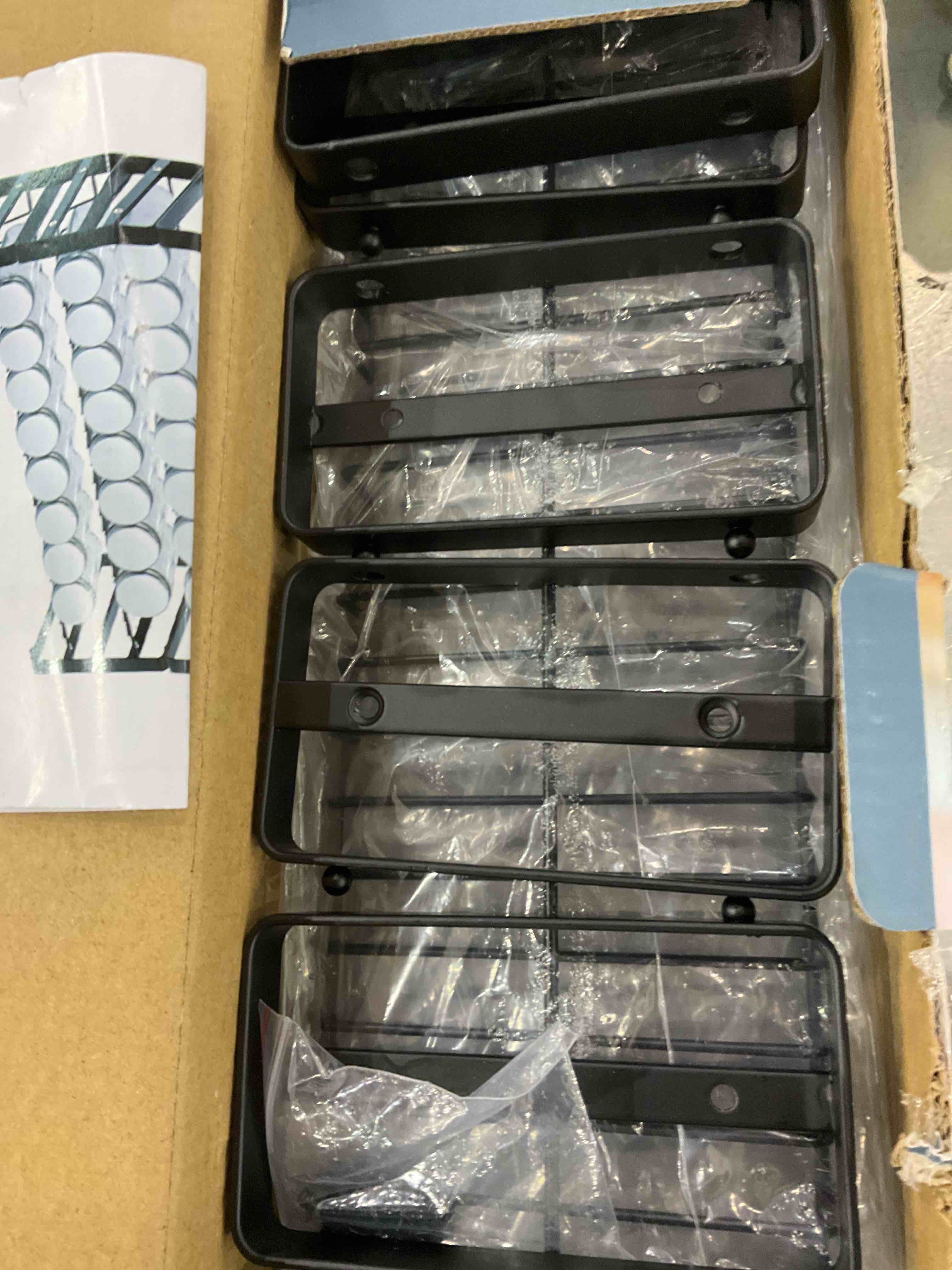 https://s3.amazonaws.com/lotting-images-prod/bidfta/EXS00568446_1700238771123.jpeg