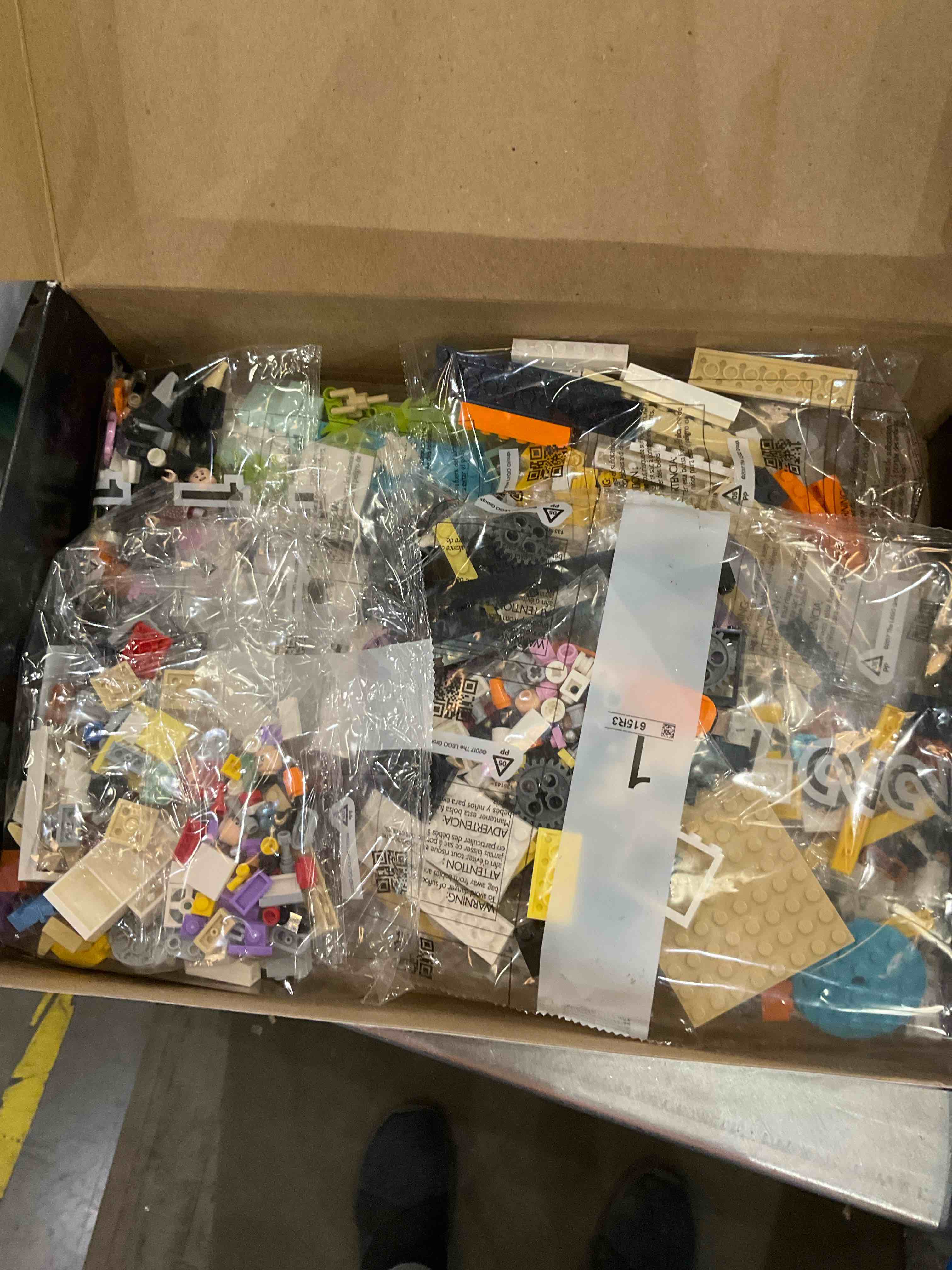 https://s3.amazonaws.com/lotting-images-prod/bidfta/EXS00569023_1700070328149.jpeg
