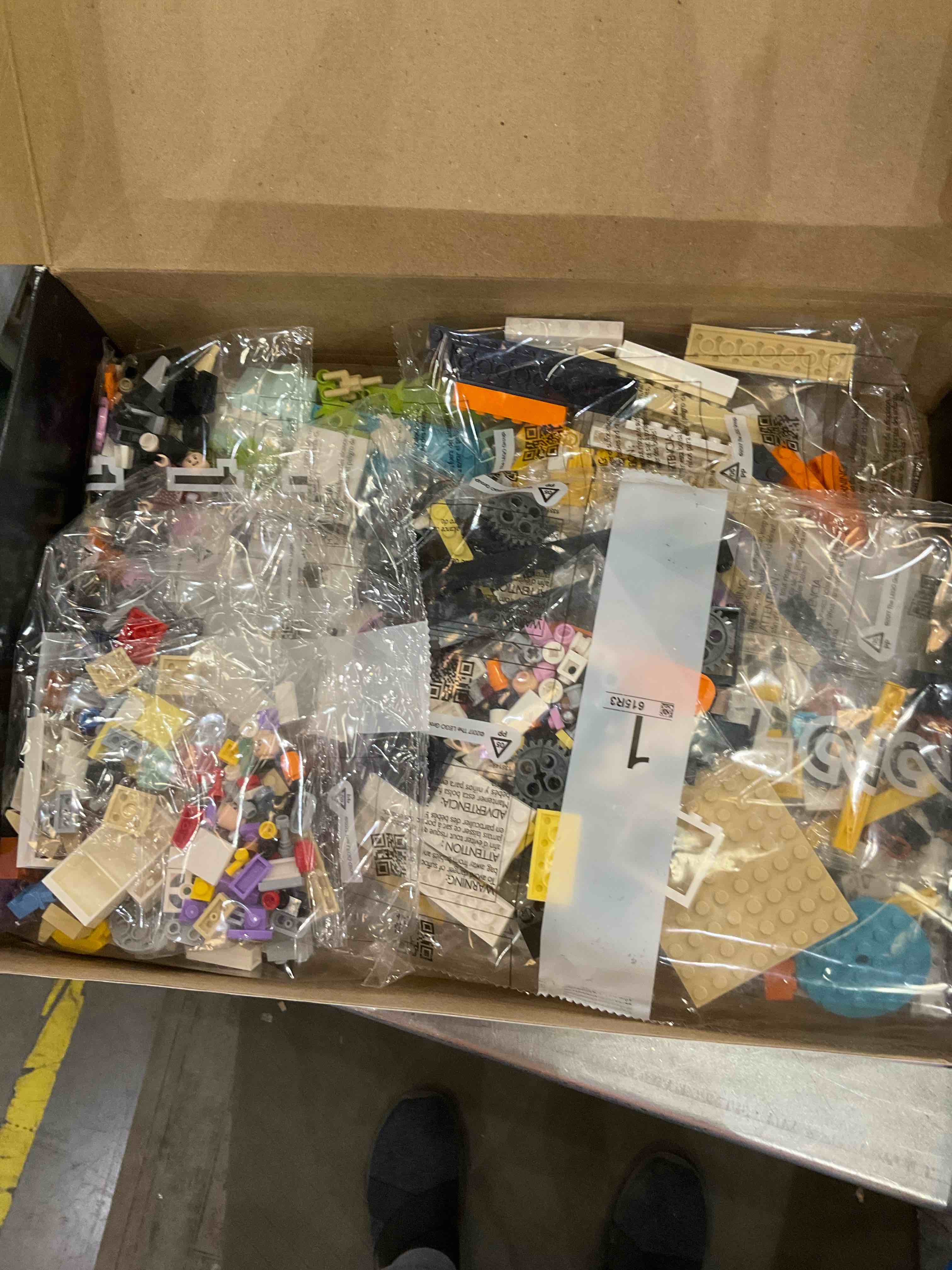 https://s3.amazonaws.com/lotting-images-prod/bidfta/EXS00569023_1700070329520.jpeg