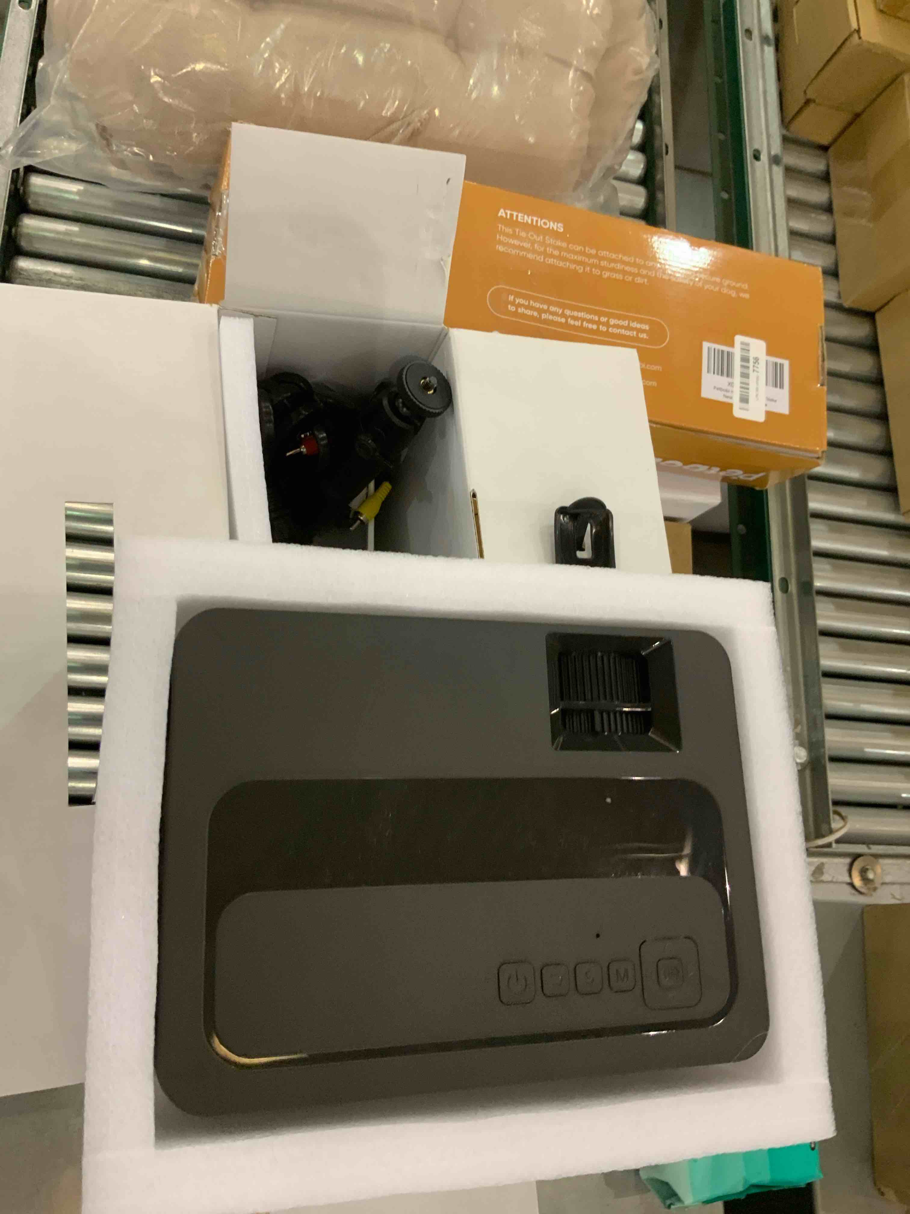 https://s3.amazonaws.com/lotting-images-prod/bidfta/EXS00569474_1703097353866.jpeg