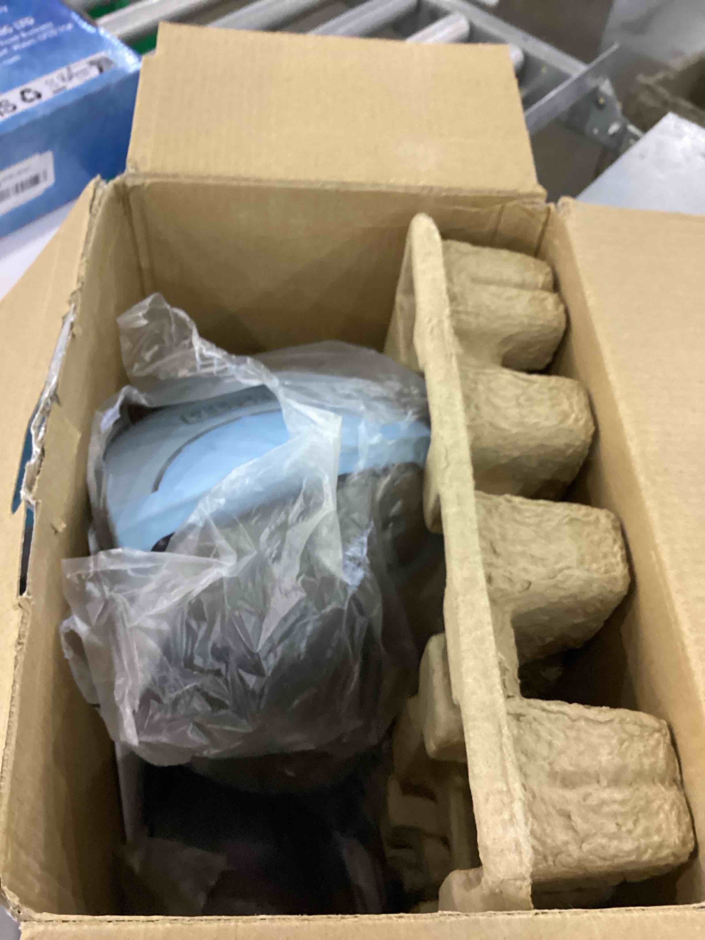 https://s3.amazonaws.com/lotting-images-prod/bidfta/EXS00569504_1699966056371.jpeg