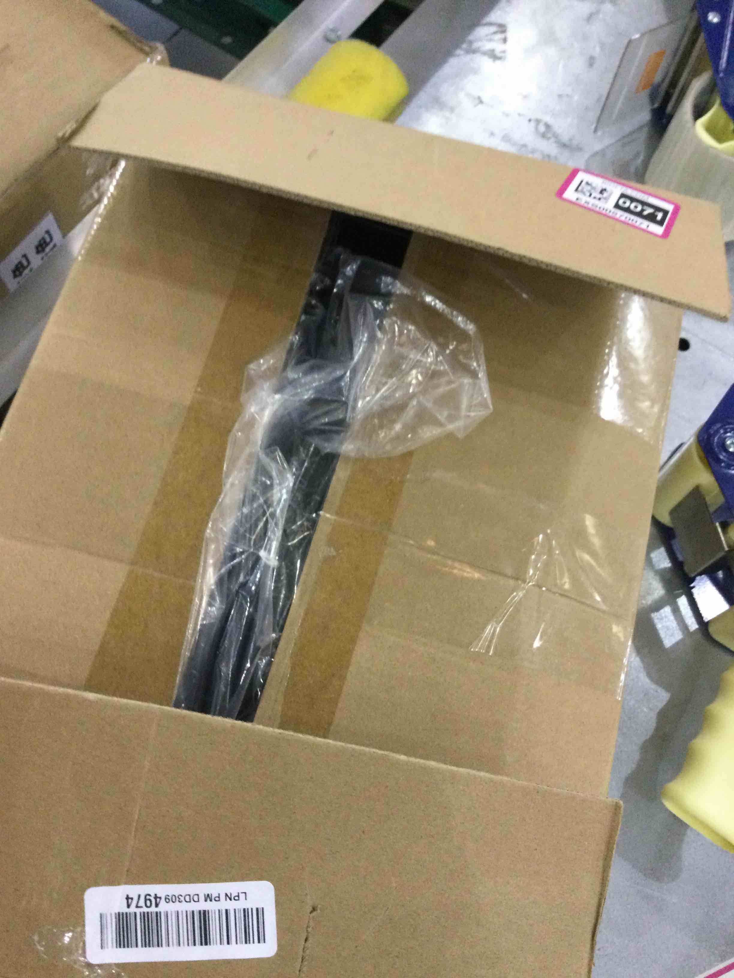 https://s3.amazonaws.com/lotting-images-prod/bidfta/EXS00570071_1694180785702.jpeg