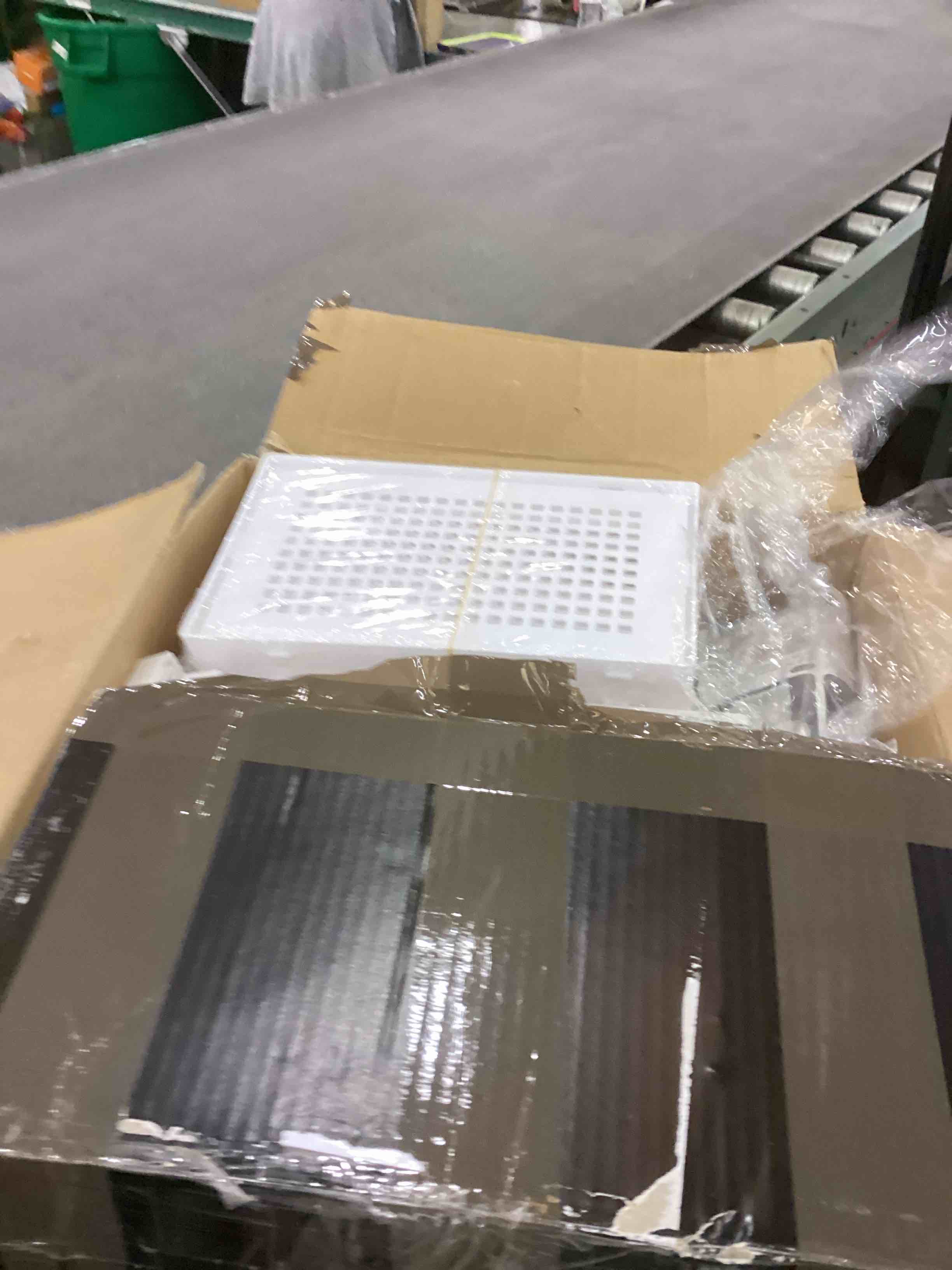 https://s3.amazonaws.com/lotting-images-prod/bidfta/EXS00570228_1694526248279.jpeg