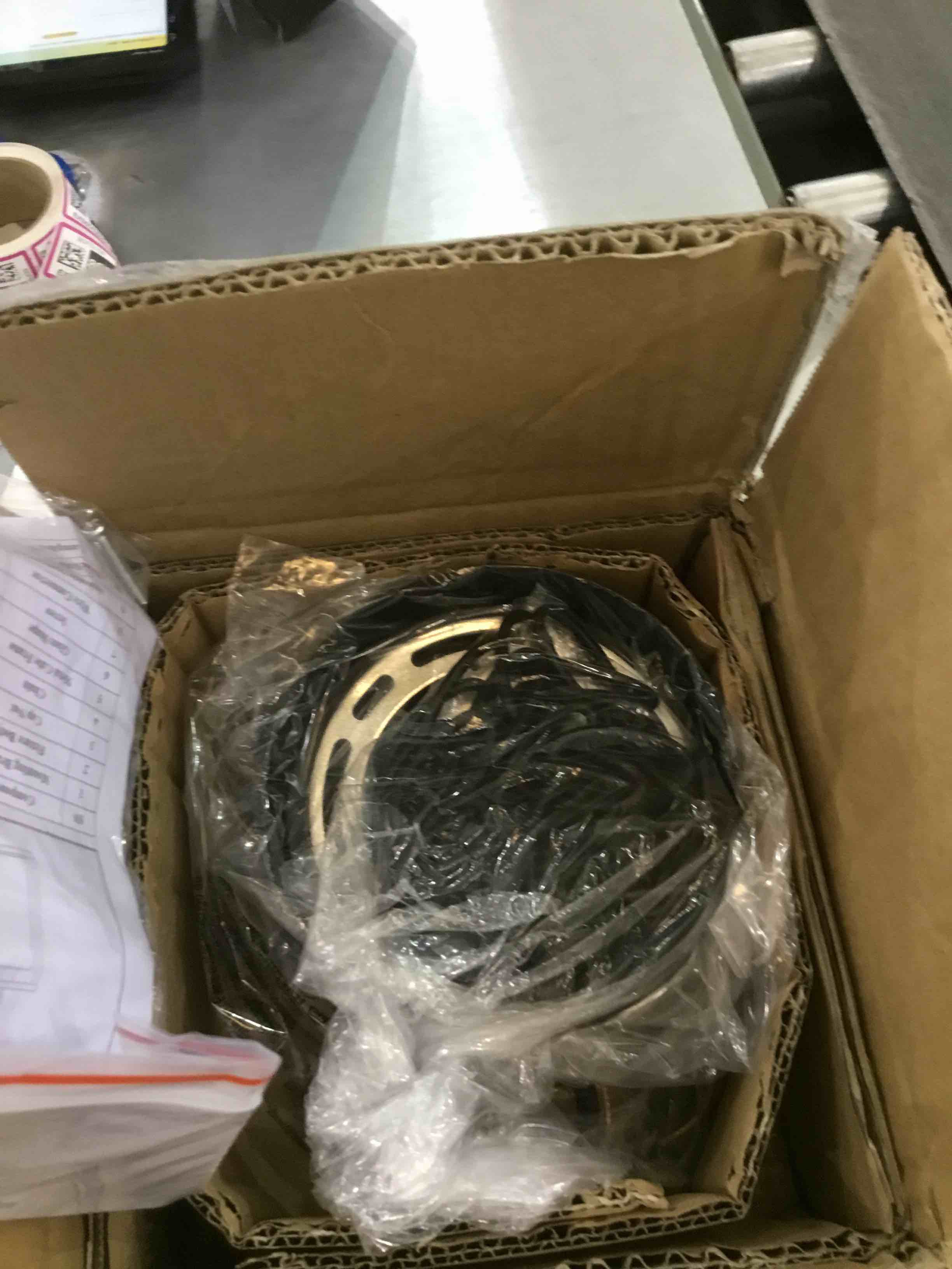 https://s3.amazonaws.com/lotting-images-prod/bidfta/EXS00570504_1694097298629.jpeg