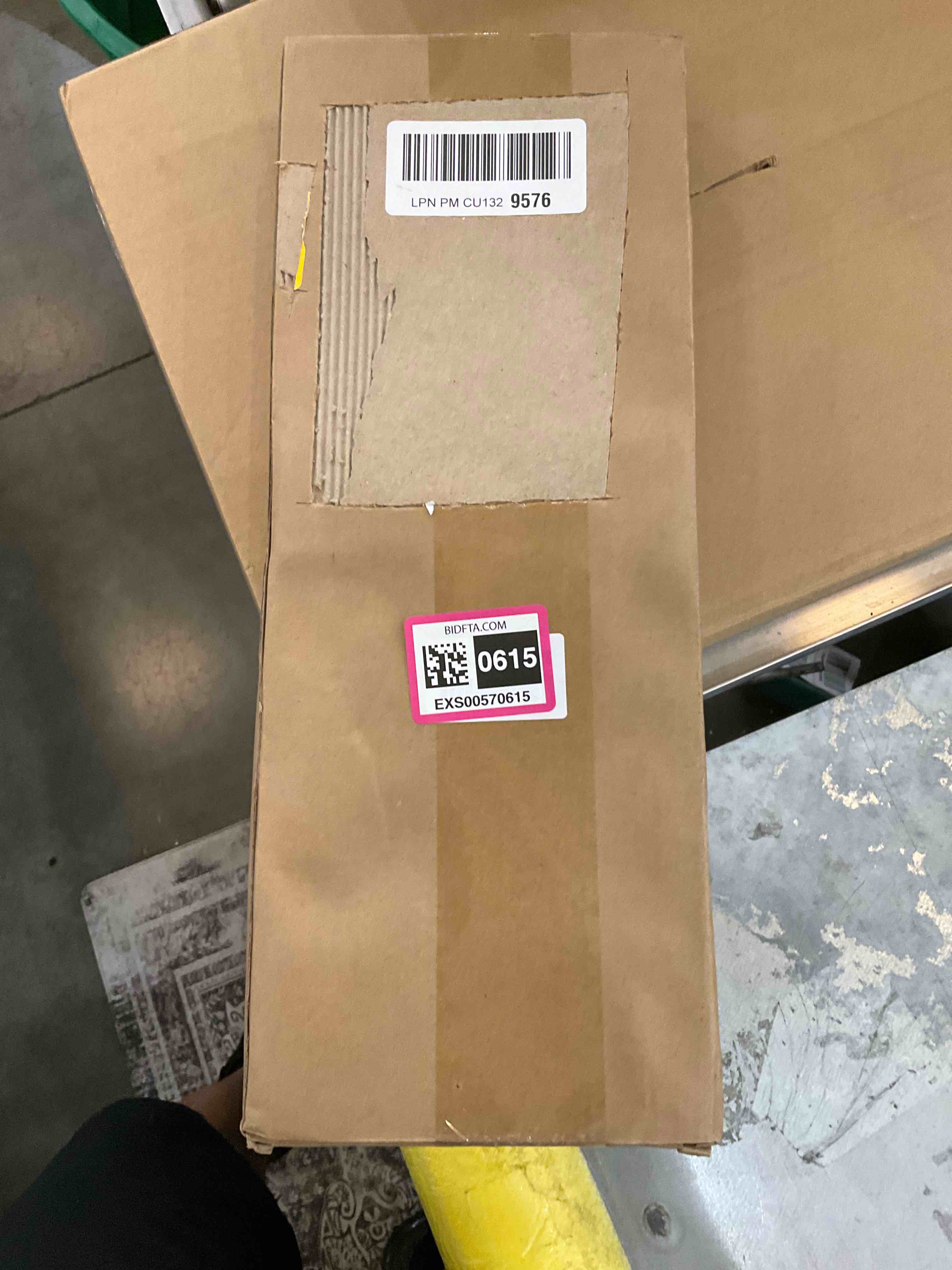 https://s3.amazonaws.com/lotting-images-prod/bidfta/EXS00570615_1694619228135.jpeg