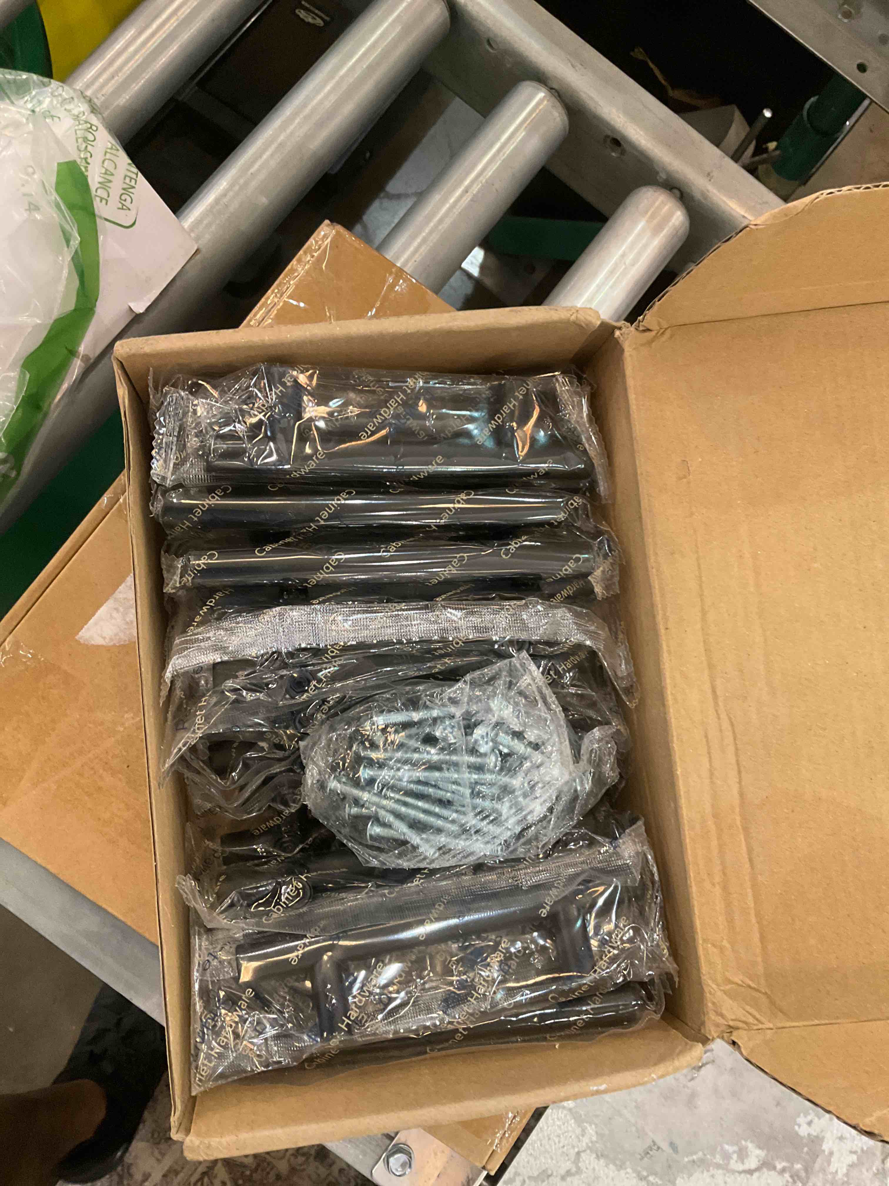 https://s3.amazonaws.com/lotting-images-prod/bidfta/EXS00570658_1694625410271.jpeg