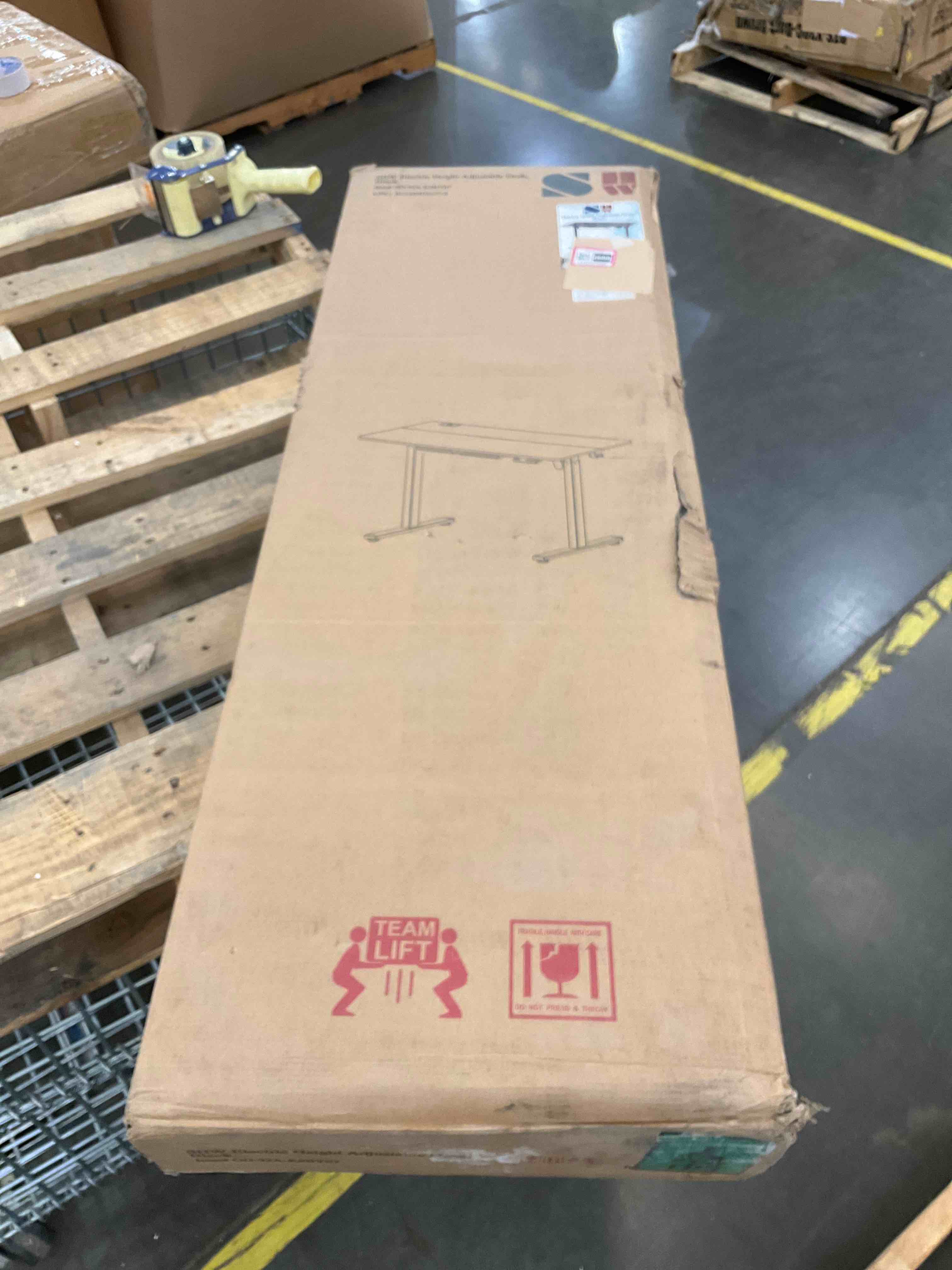 https://s3.amazonaws.com/lotting-images-prod/bidfta/EXS00570688_1694712986911.jpeg