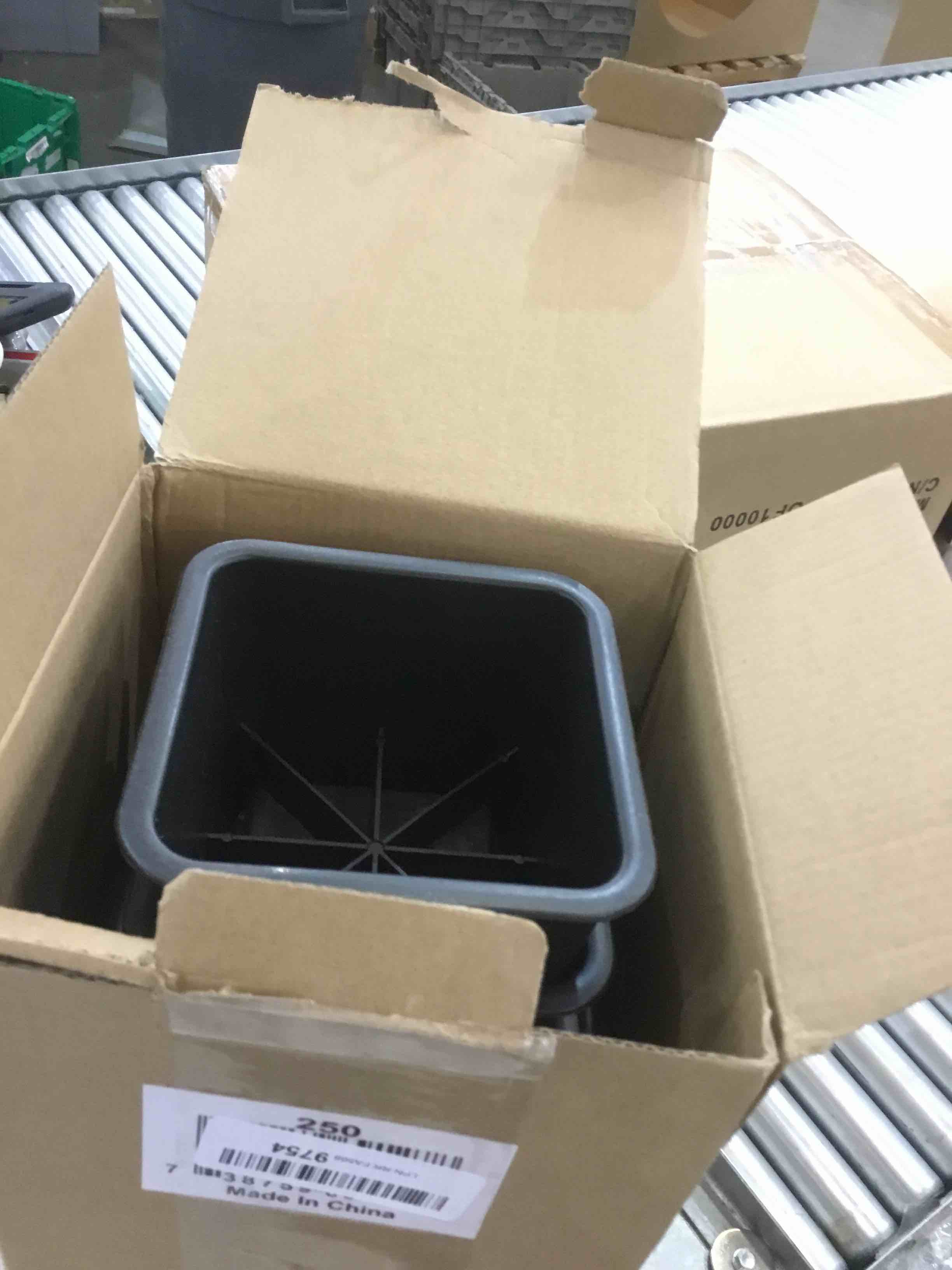 https://s3.amazonaws.com/lotting-images-prod/bidfta/EXS00571139_1694188001942.jpeg