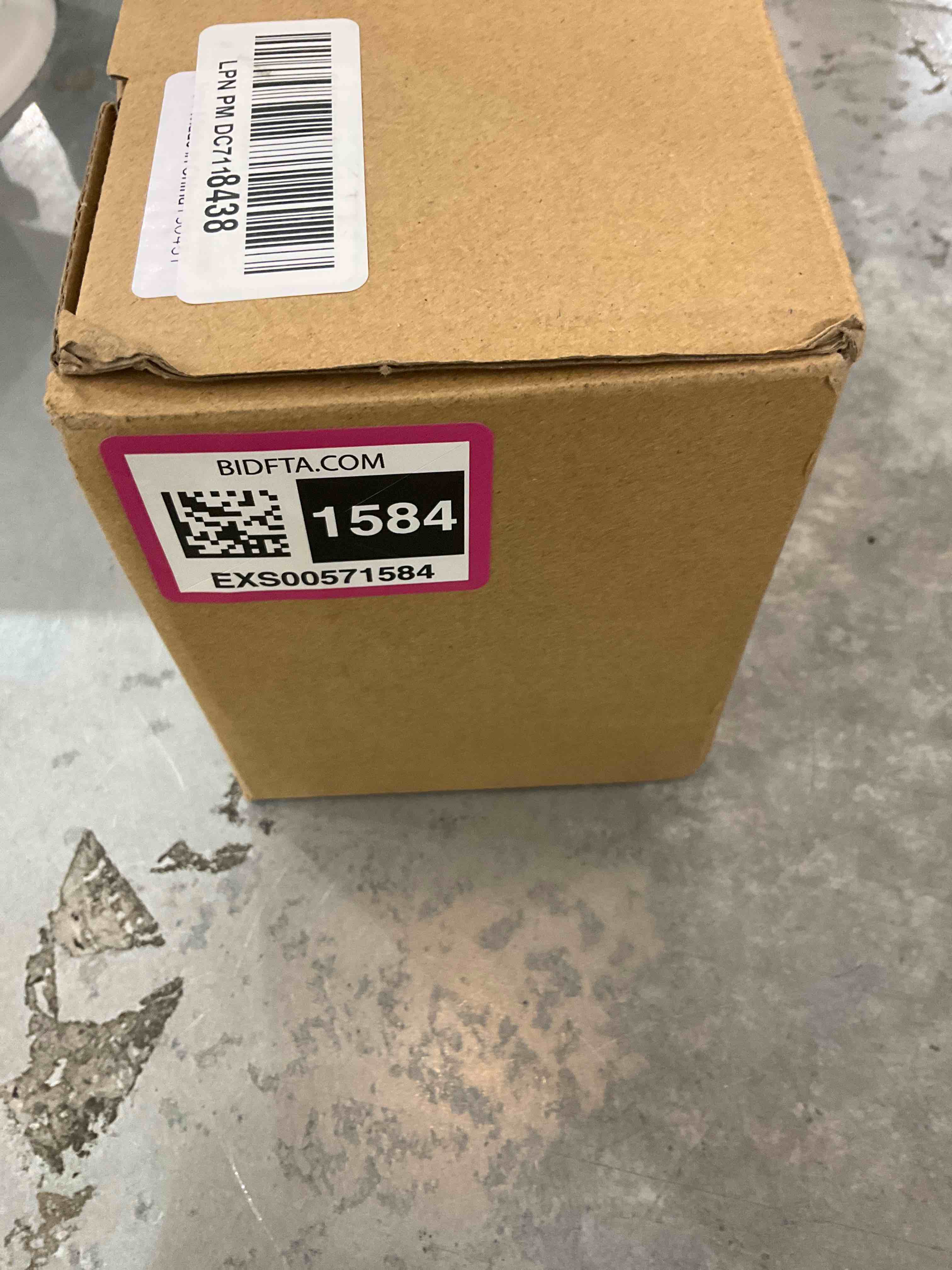 https://s3.amazonaws.com/lotting-images-prod/bidfta/EXS00571584_1694183503379.jpeg
