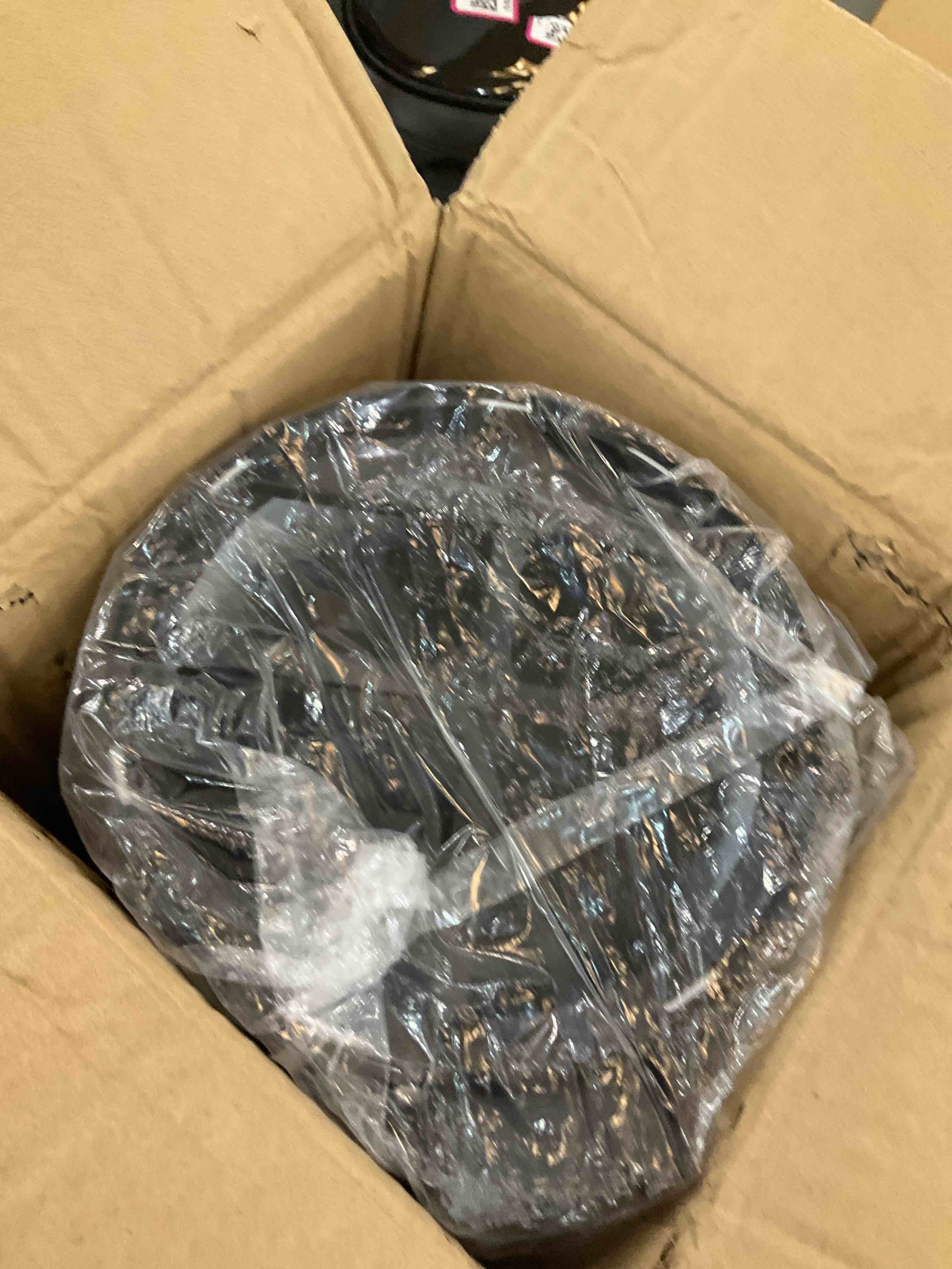 https://s3.amazonaws.com/lotting-images-prod/bidfta/EXS00571910_1694456906355.jpeg