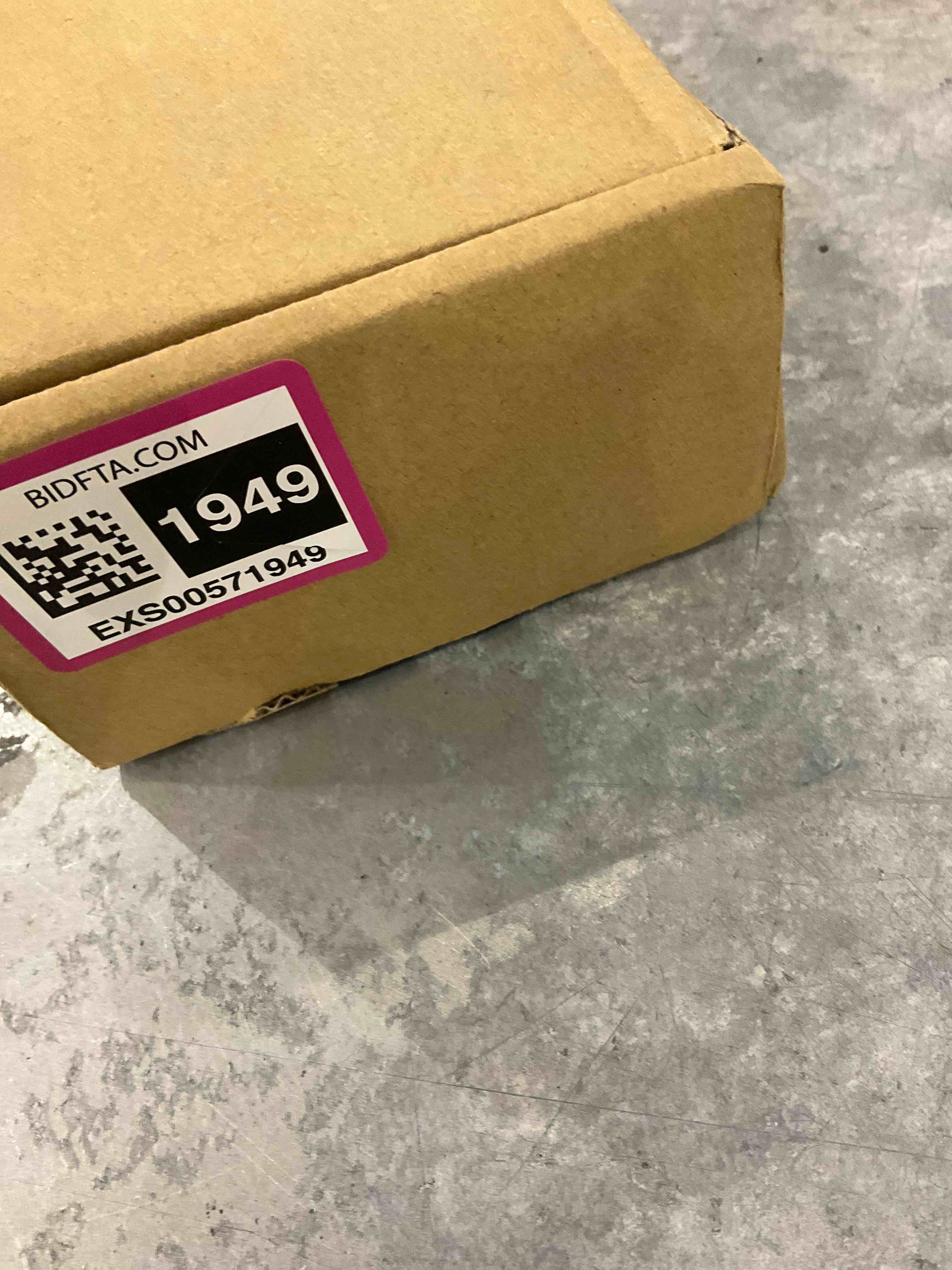 https://s3.amazonaws.com/lotting-images-prod/bidfta/EXS00571949_1694606439640.jpeg