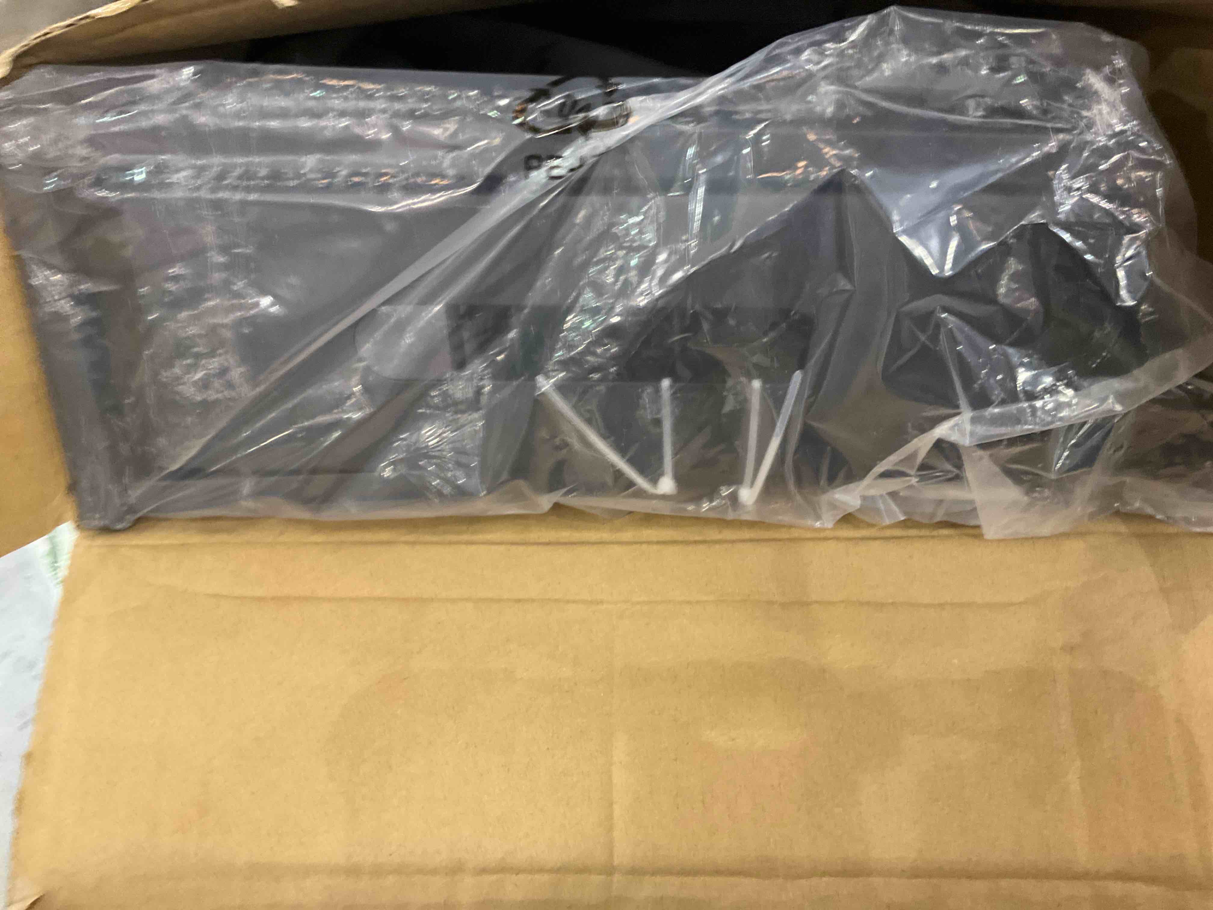 https://s3.amazonaws.com/lotting-images-prod/bidfta/EXS00572246_1694097097362.jpeg