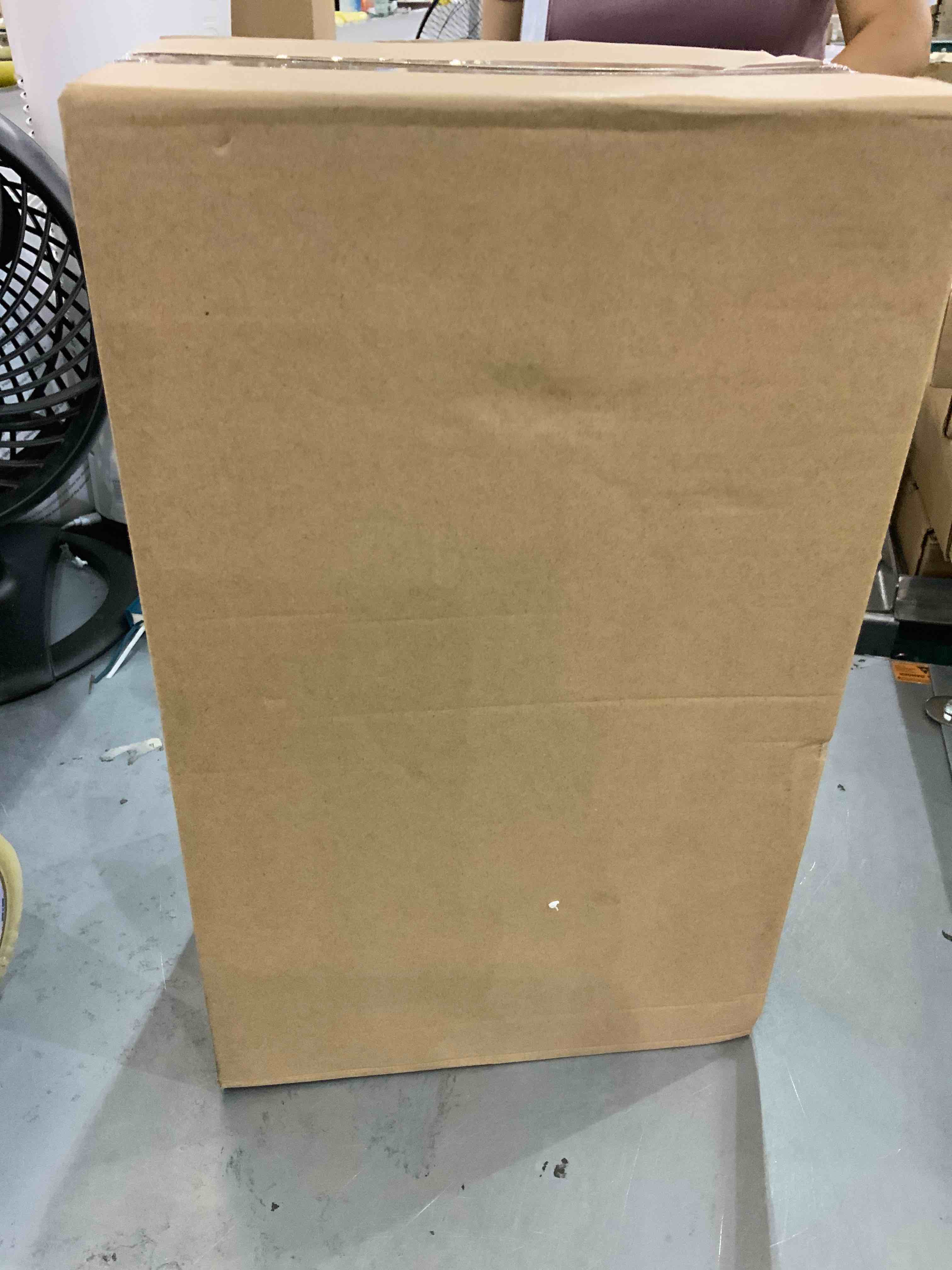 https://s3.amazonaws.com/lotting-images-prod/bidfta/EXS00572586_1694007972511.jpeg
