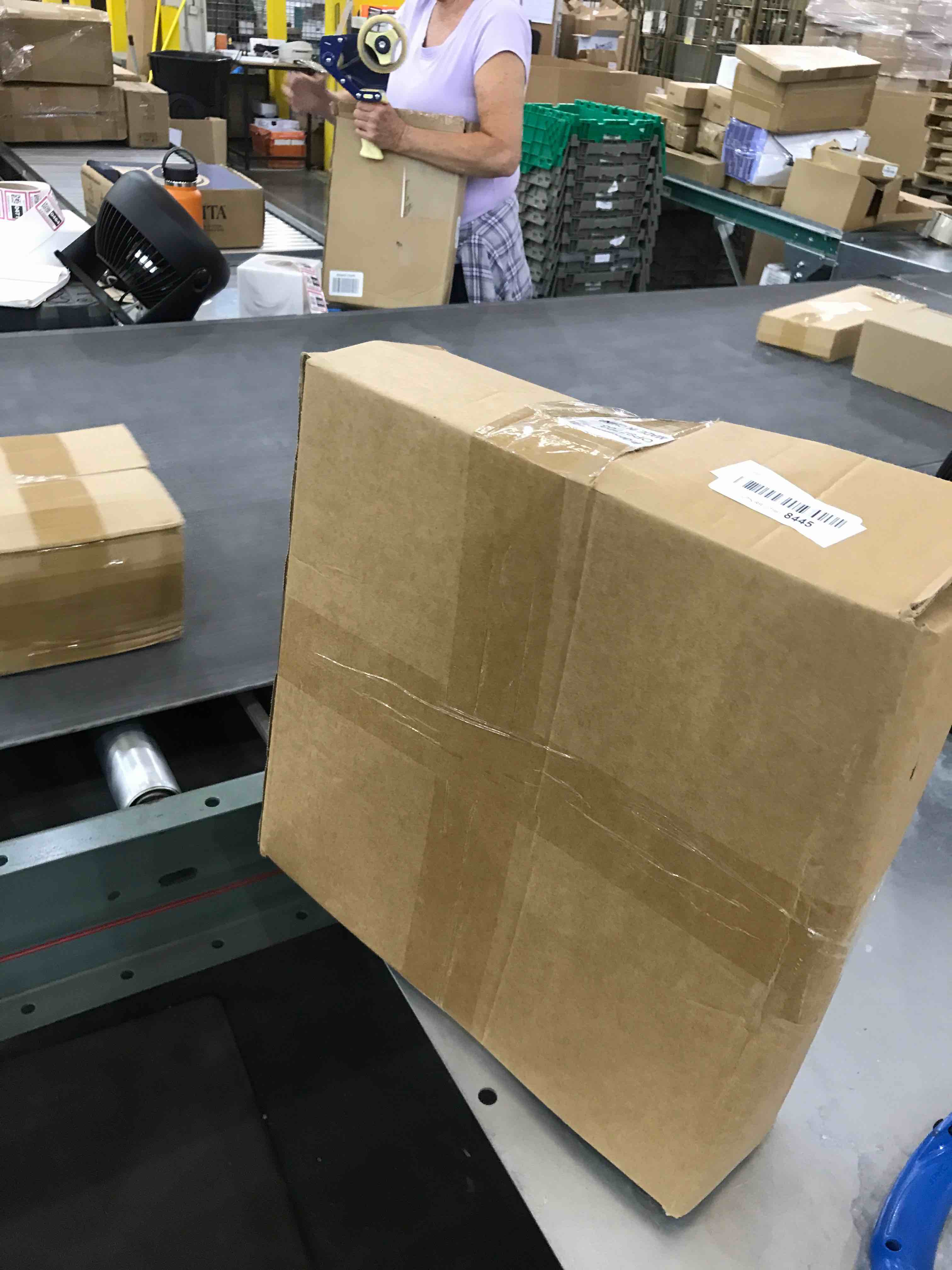 https://s3.amazonaws.com/lotting-images-prod/bidfta/EXS00573143_1694443816347.jpeg