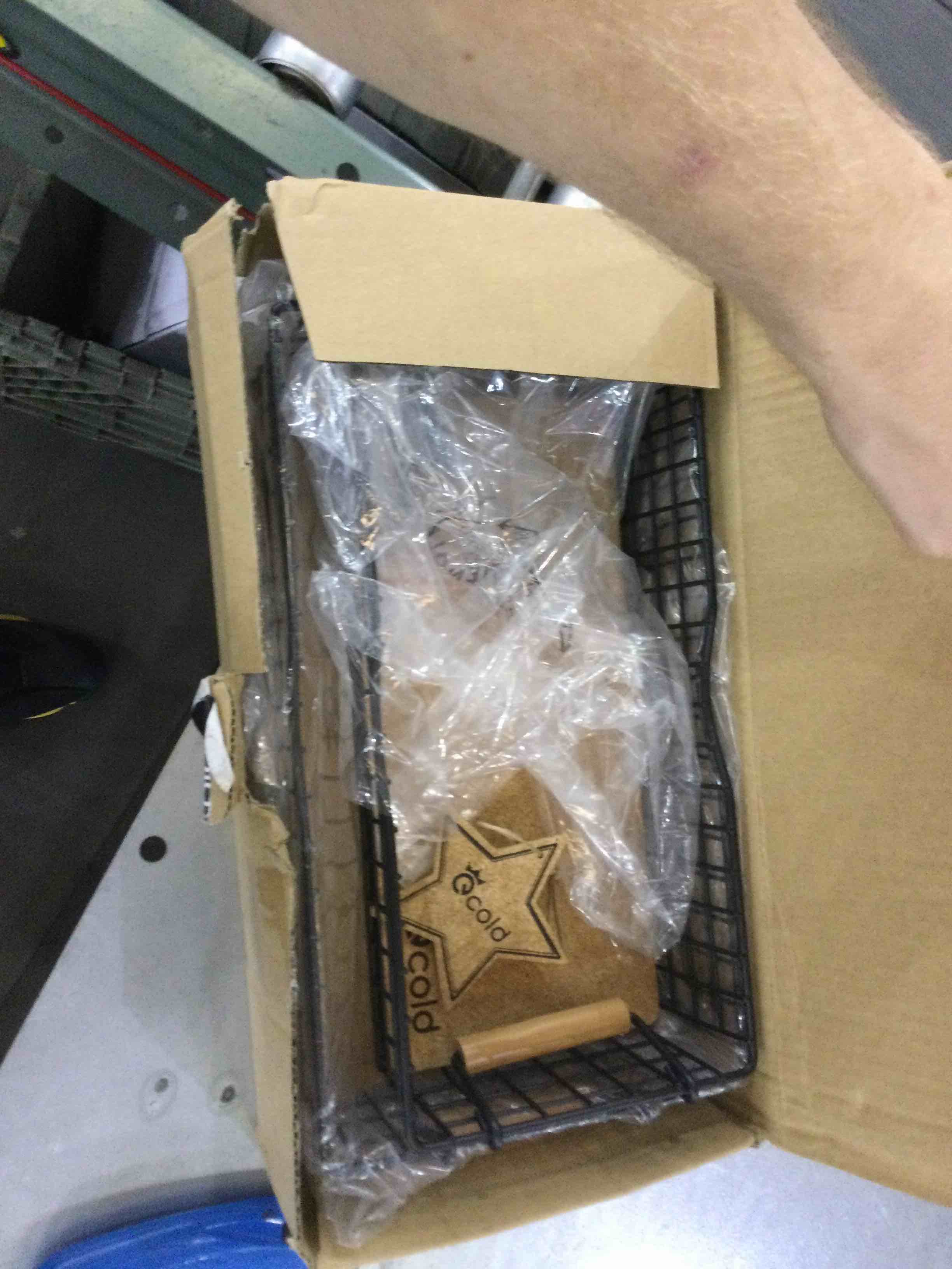 https://s3.amazonaws.com/lotting-images-prod/bidfta/EXS00573274_1694526249451.jpeg
