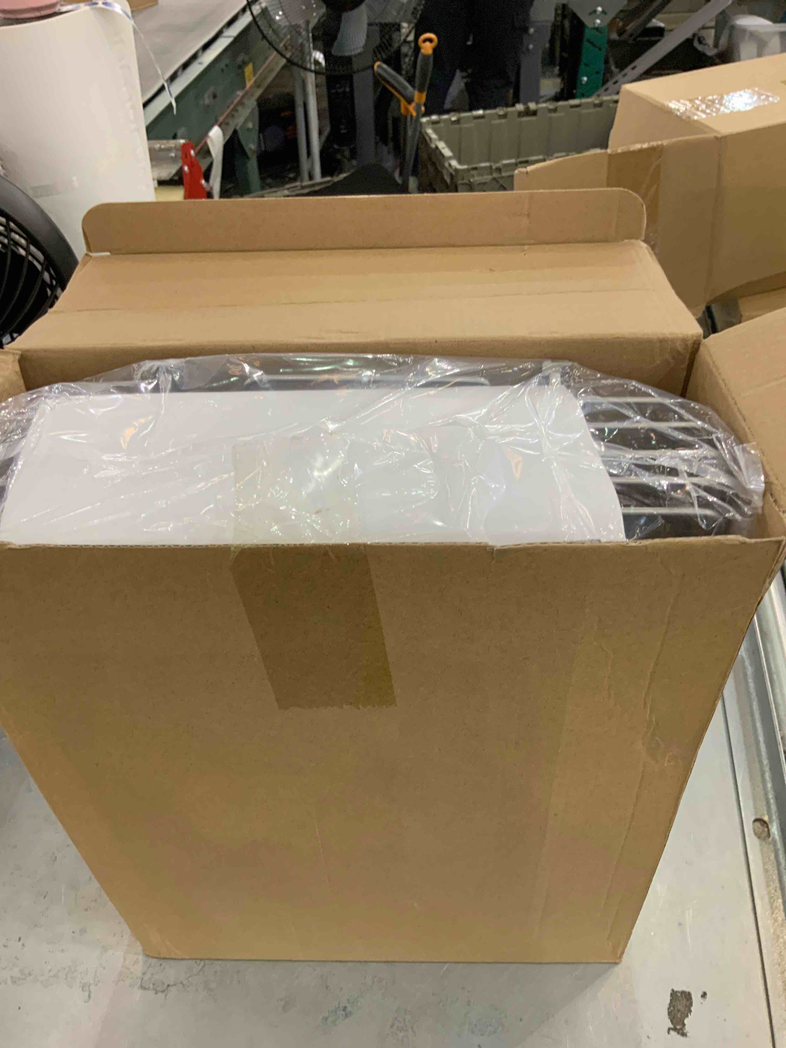 https://s3.amazonaws.com/lotting-images-prod/bidfta/EXS00573618_1694185230935.jpeg