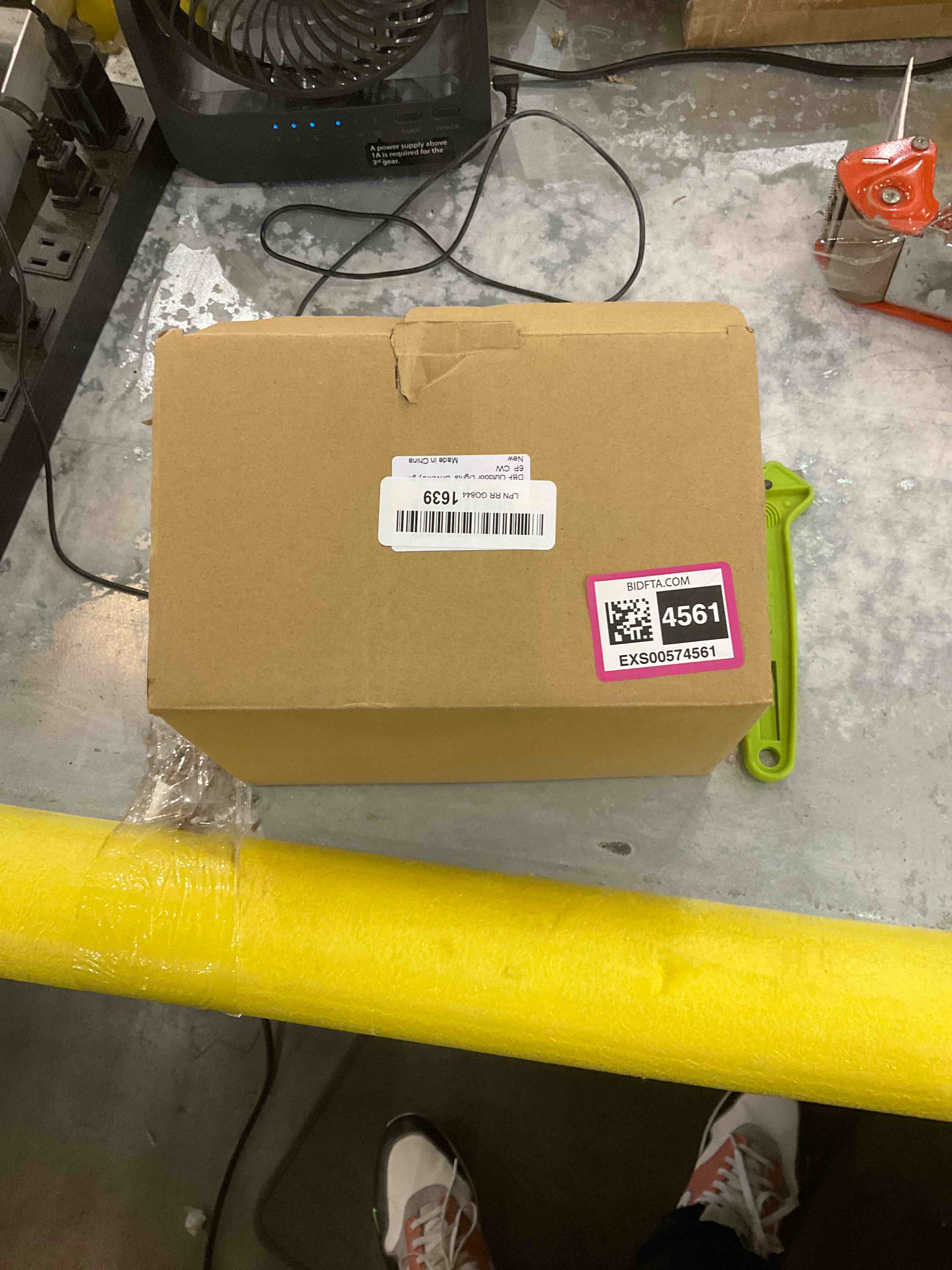 https://s3.amazonaws.com/lotting-images-prod/bidfta/EXS00574561_1694093625475.jpeg