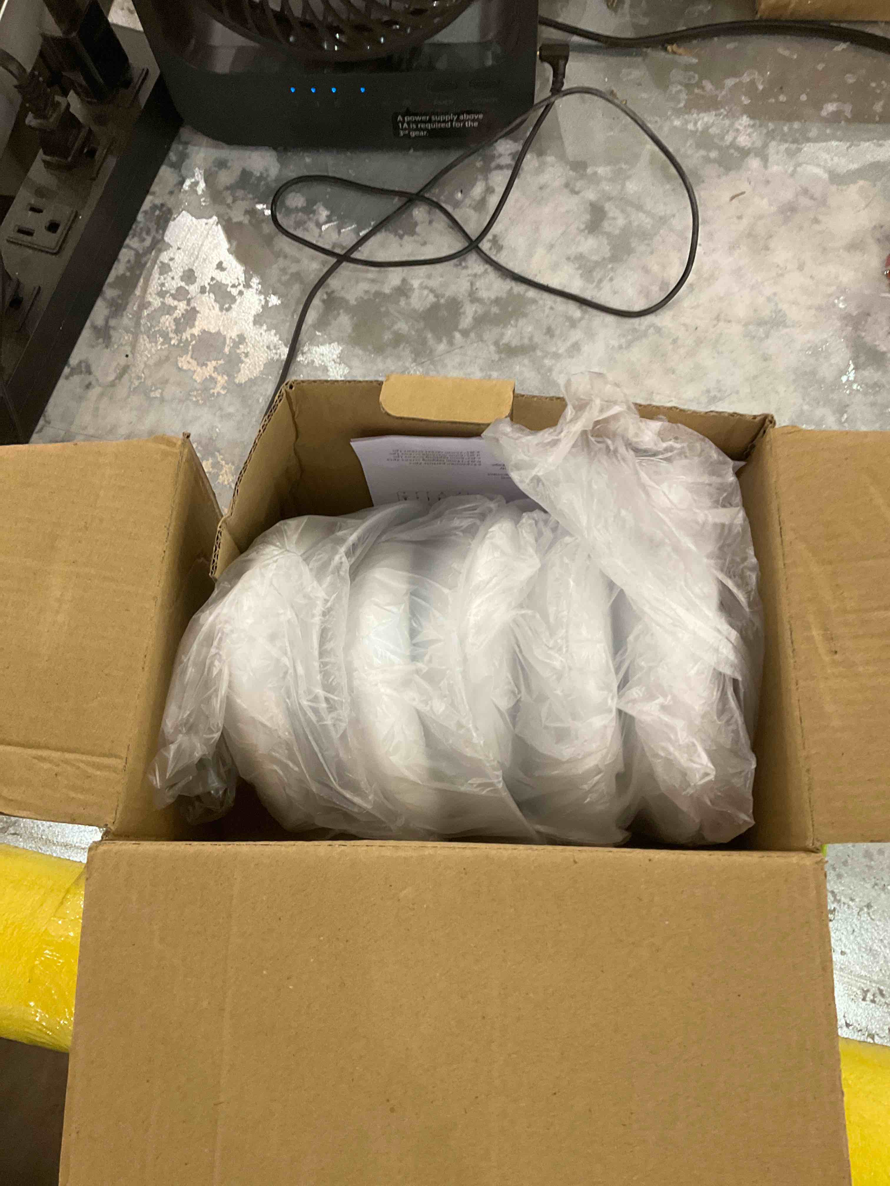 https://s3.amazonaws.com/lotting-images-prod/bidfta/EXS00574561_1694093630089.jpeg