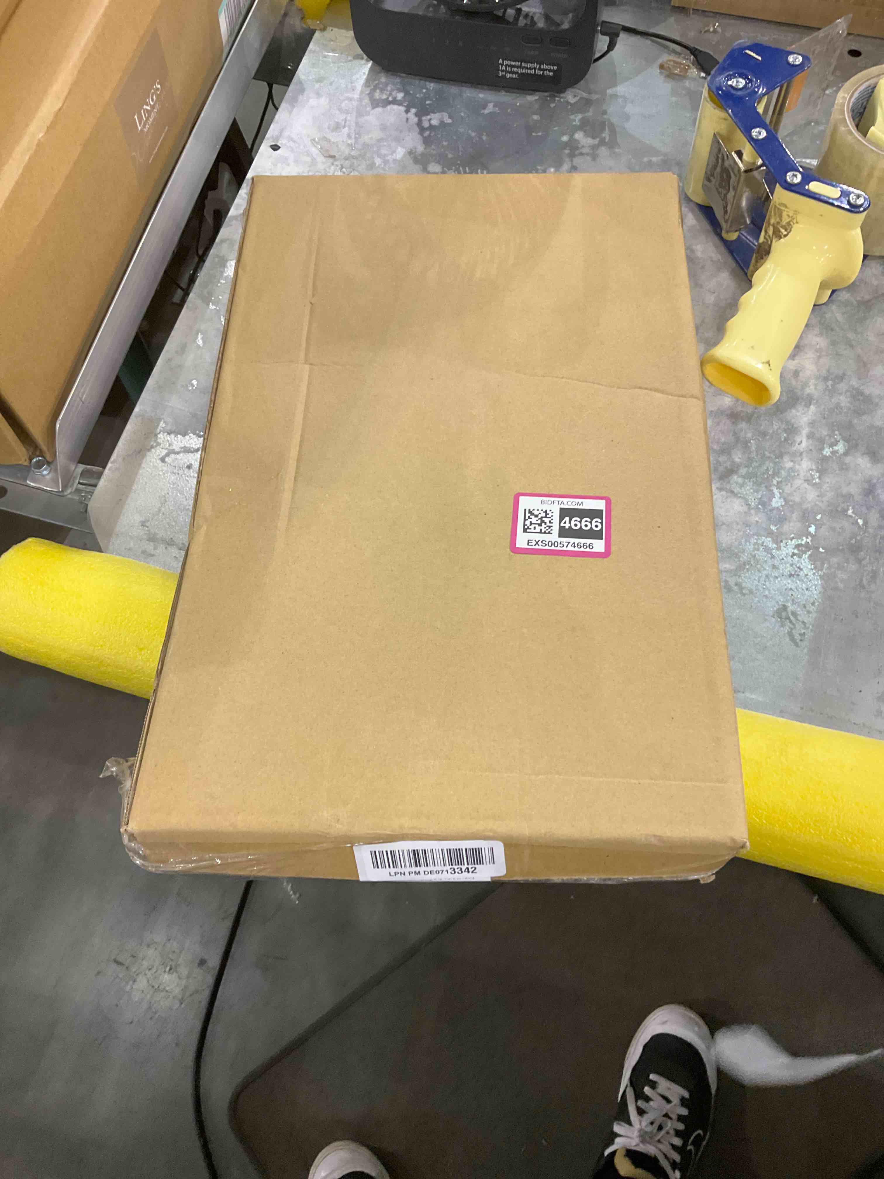 https://s3.amazonaws.com/lotting-images-prod/bidfta/EXS00574666_1694173068268.jpeg