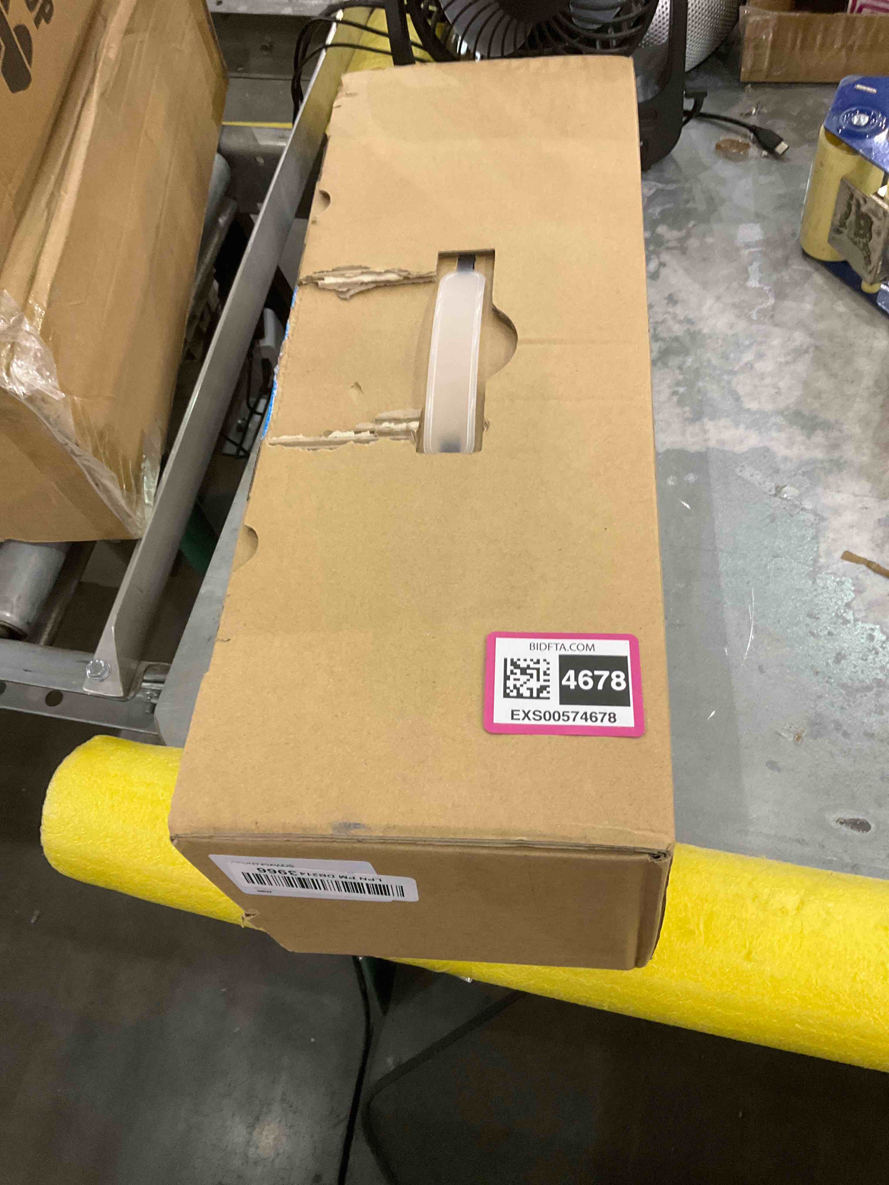 https://s3.amazonaws.com/lotting-images-prod/bidfta/EXS00574678_1694173950261.jpeg