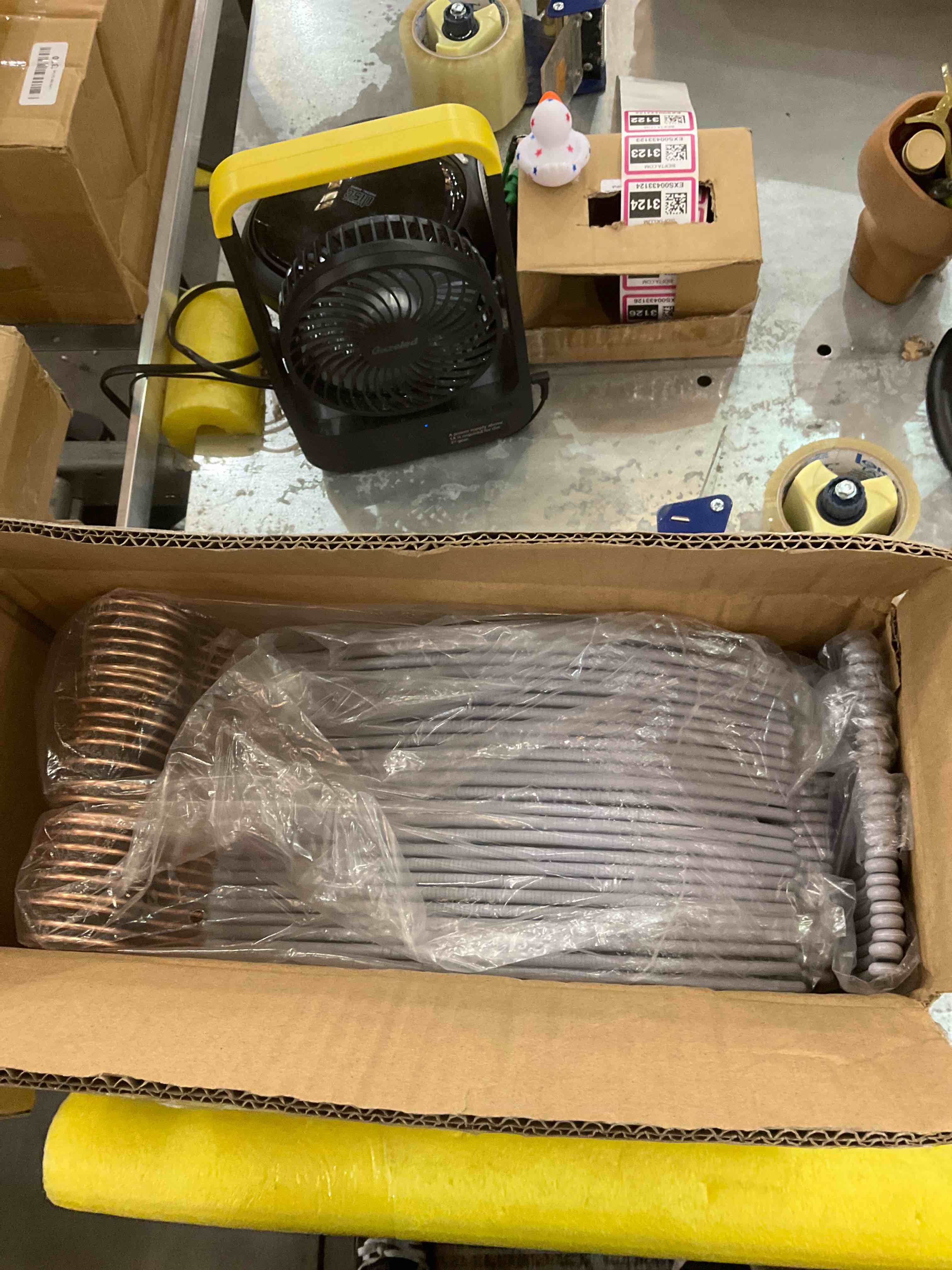 https://s3.amazonaws.com/lotting-images-prod/bidfta/EXS00574772_1694185133259.jpeg