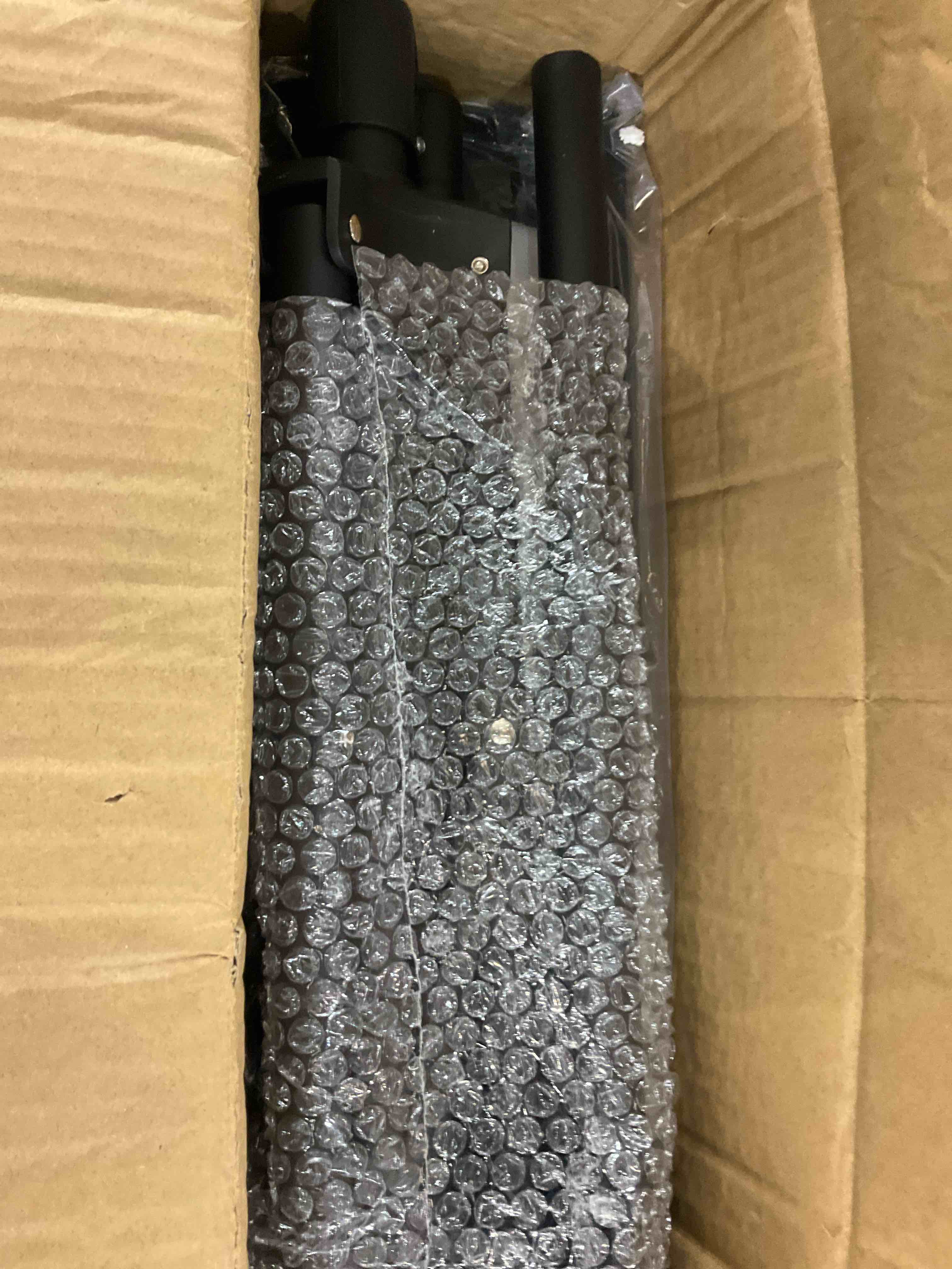 https://s3.amazonaws.com/lotting-images-prod/bidfta/EXS00575566_1695320368825.jpeg