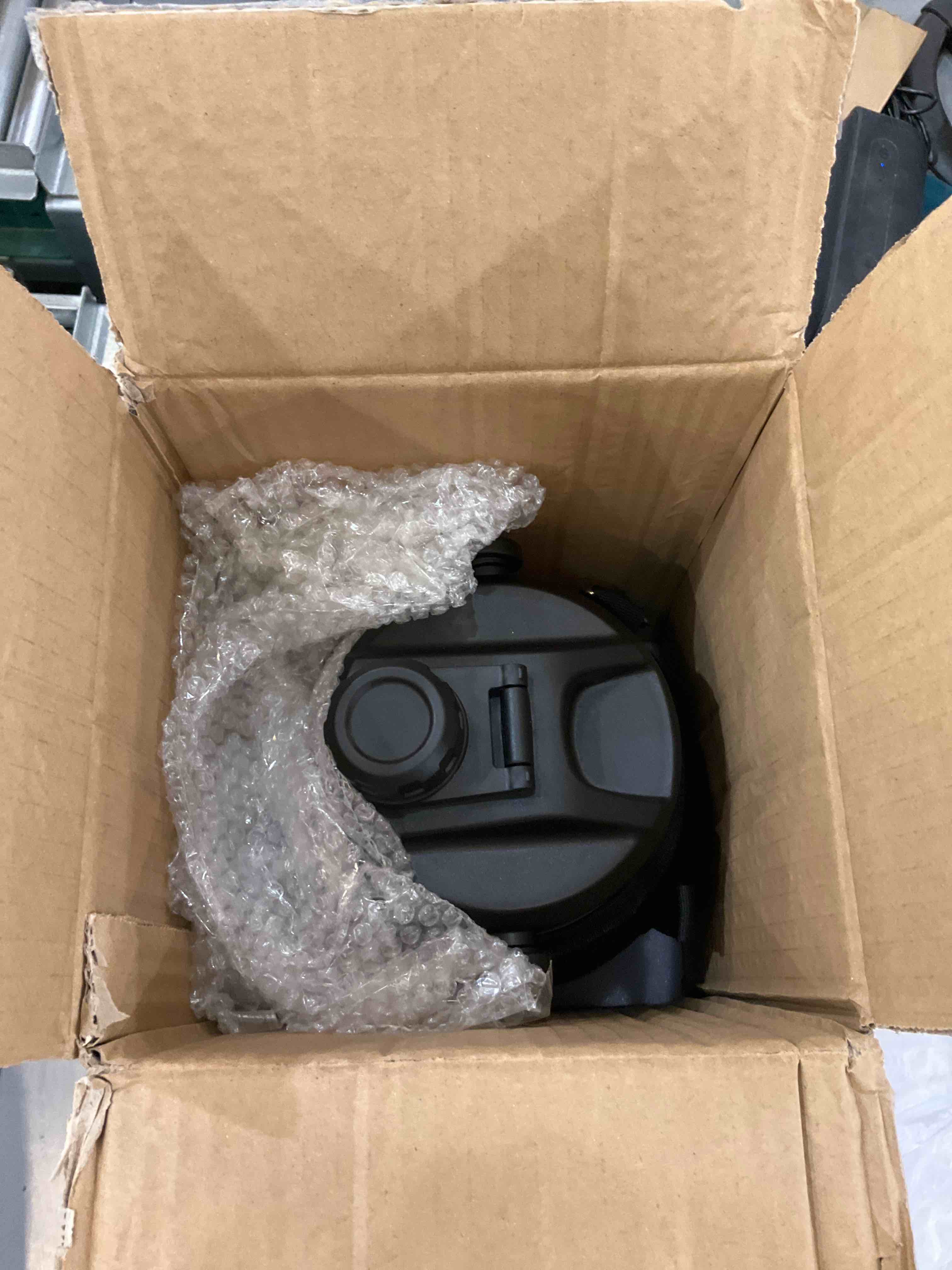 https://s3.amazonaws.com/lotting-images-prod/bidfta/EXS00576317_1694710728059.jpeg