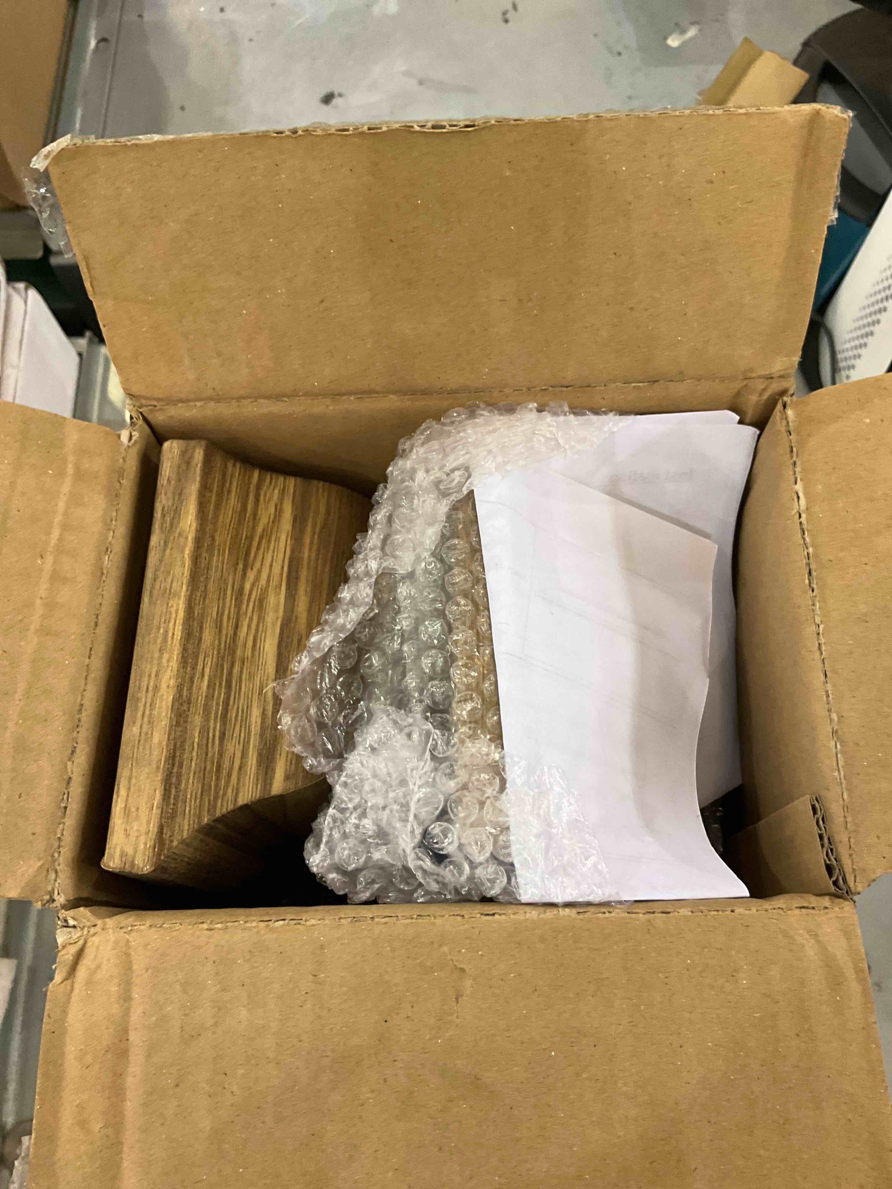 https://s3.amazonaws.com/lotting-images-prod/bidfta/EXS00576331_1694712116920.jpeg
