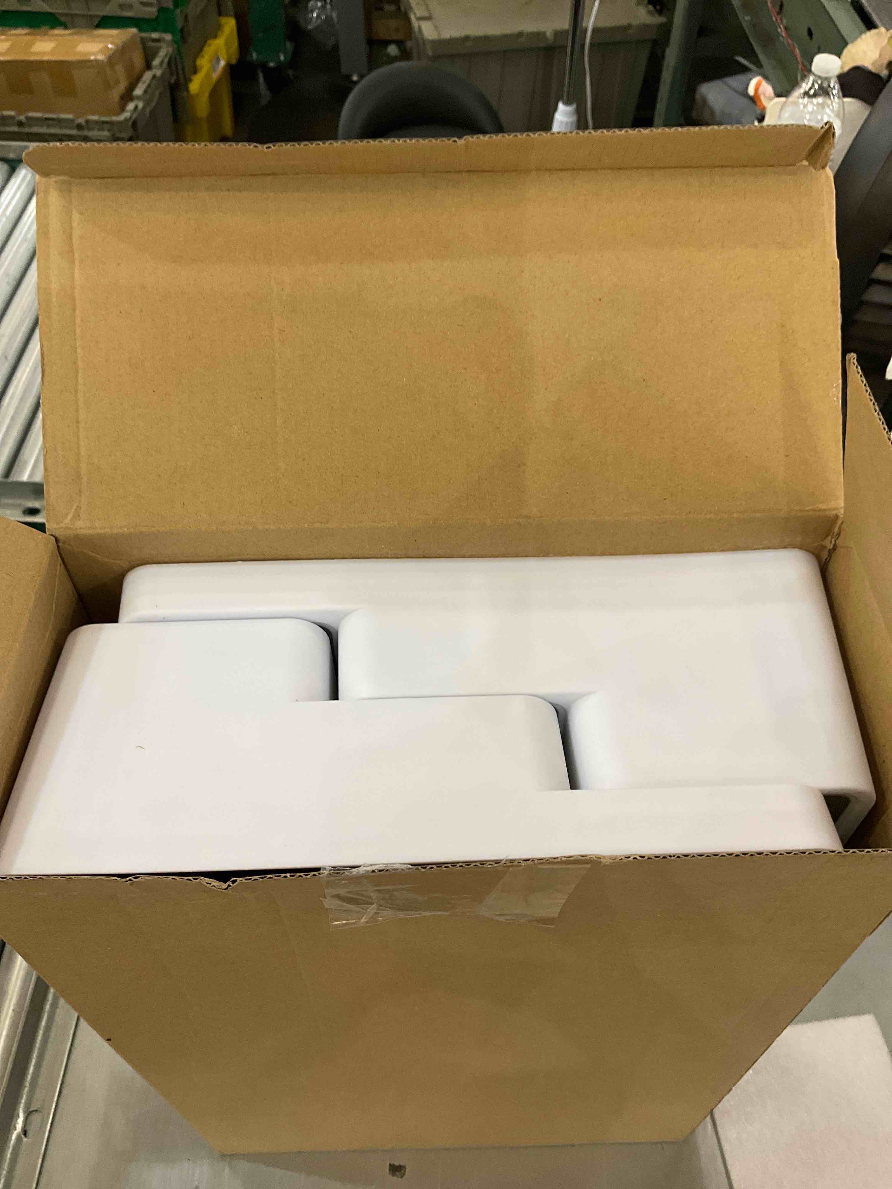 https://s3.amazonaws.com/lotting-images-prod/bidfta/EXS00576363_1694717019500.jpeg