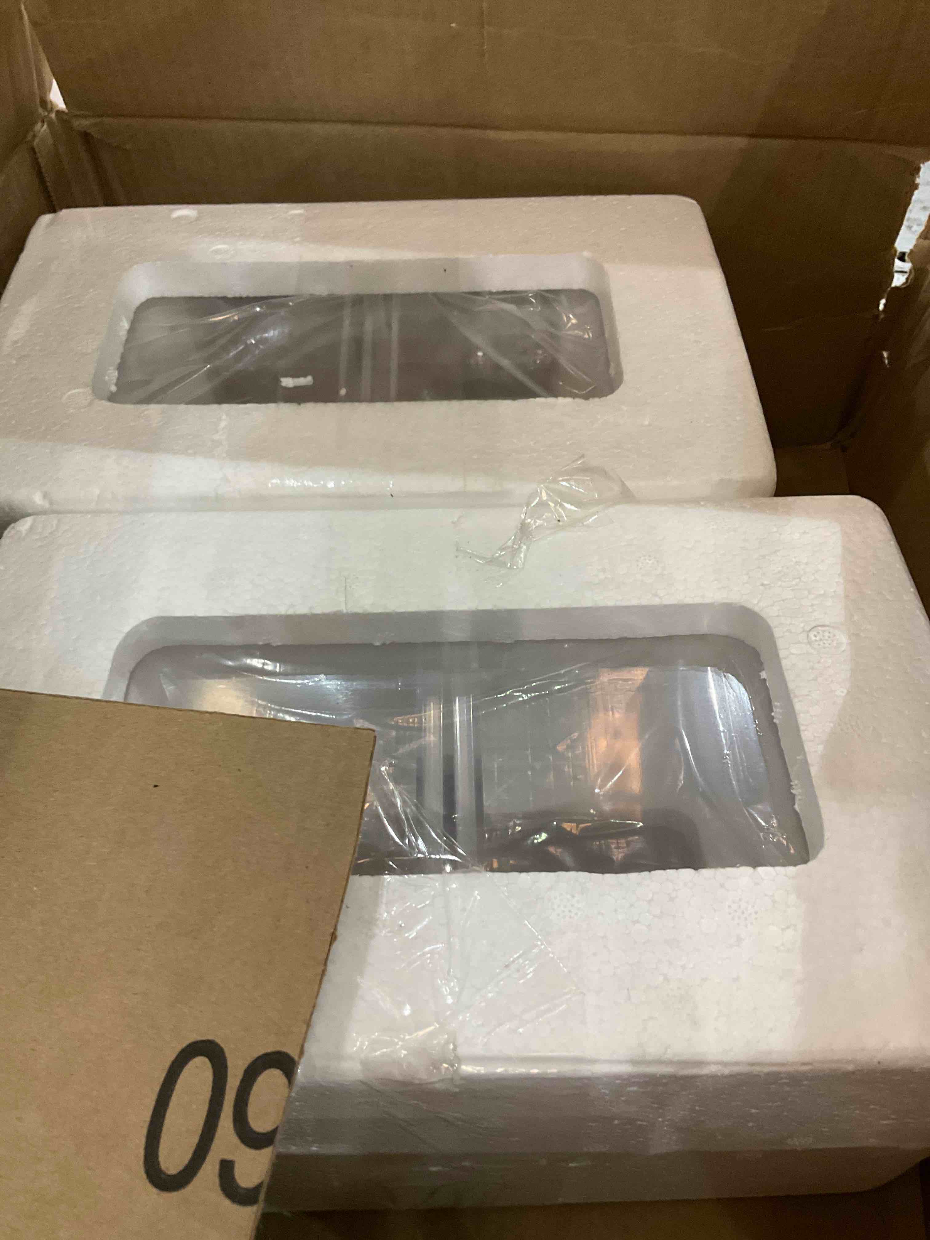 https://s3.amazonaws.com/lotting-images-prod/bidfta/EXS00576511_1694112094763.jpeg