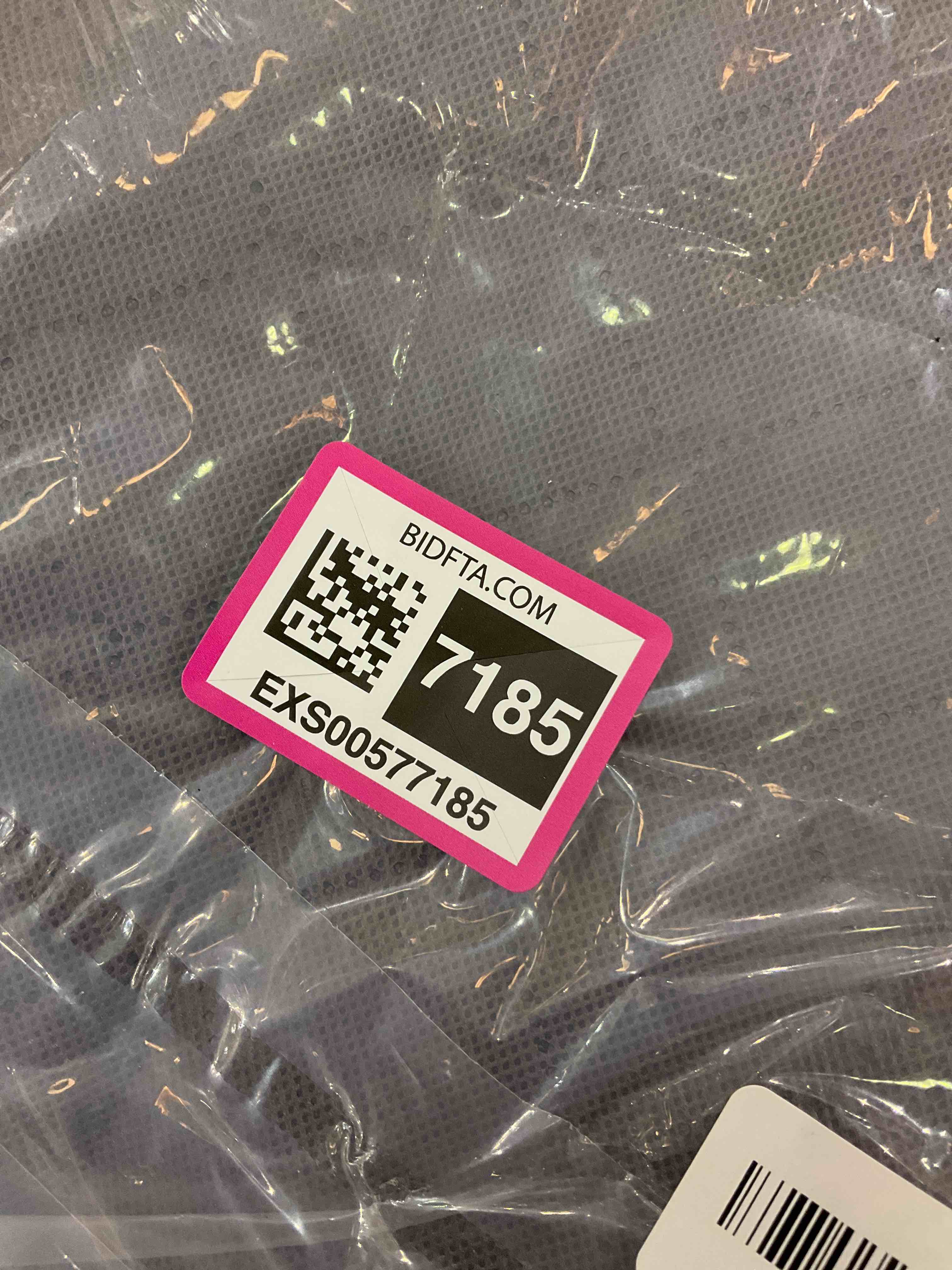 https://s3.amazonaws.com/lotting-images-prod/bidfta/EXS00577185_1694526728591.jpeg