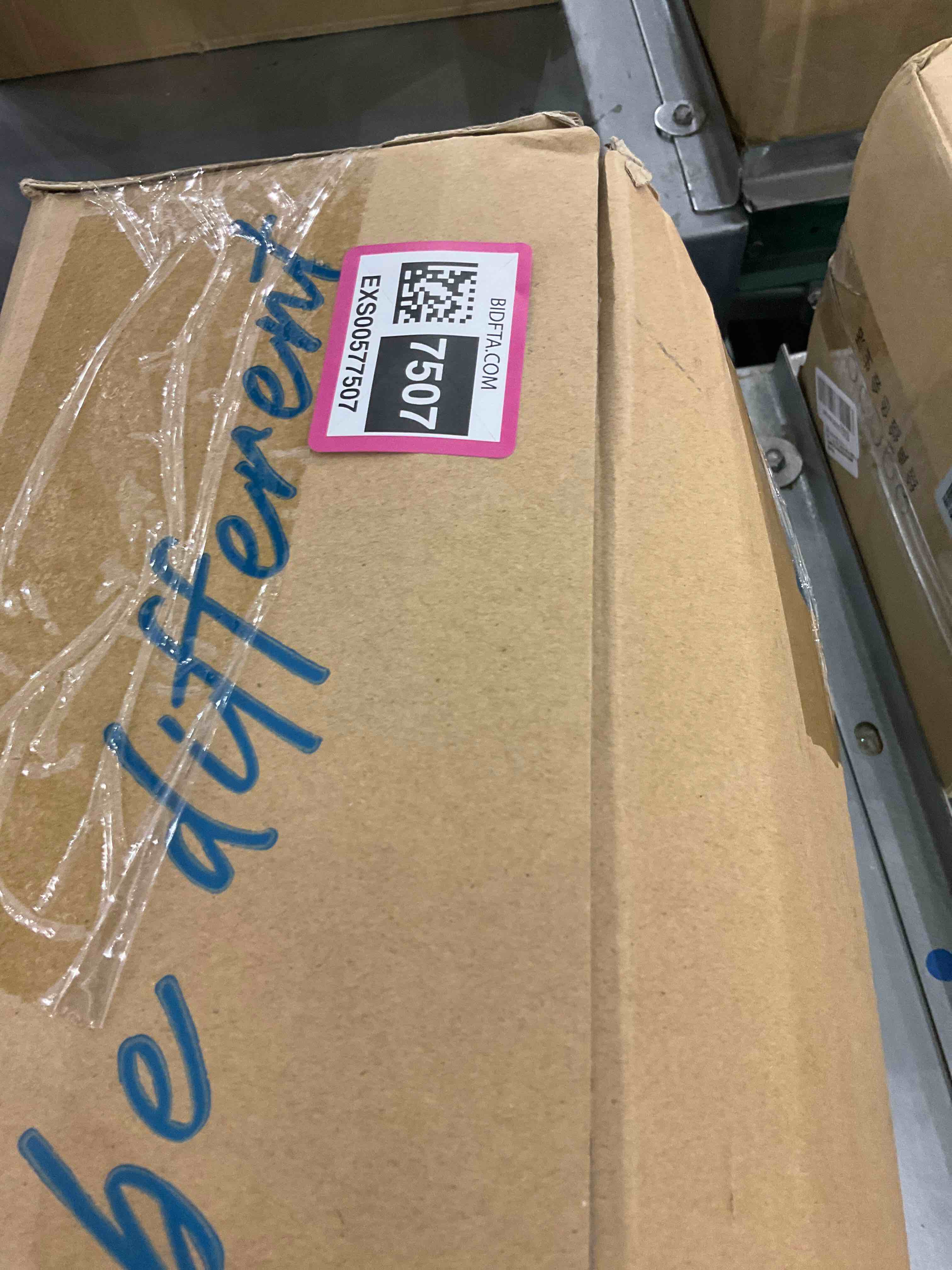 https://s3.amazonaws.com/lotting-images-prod/bidfta/EXS00577507_1694174131736.jpeg