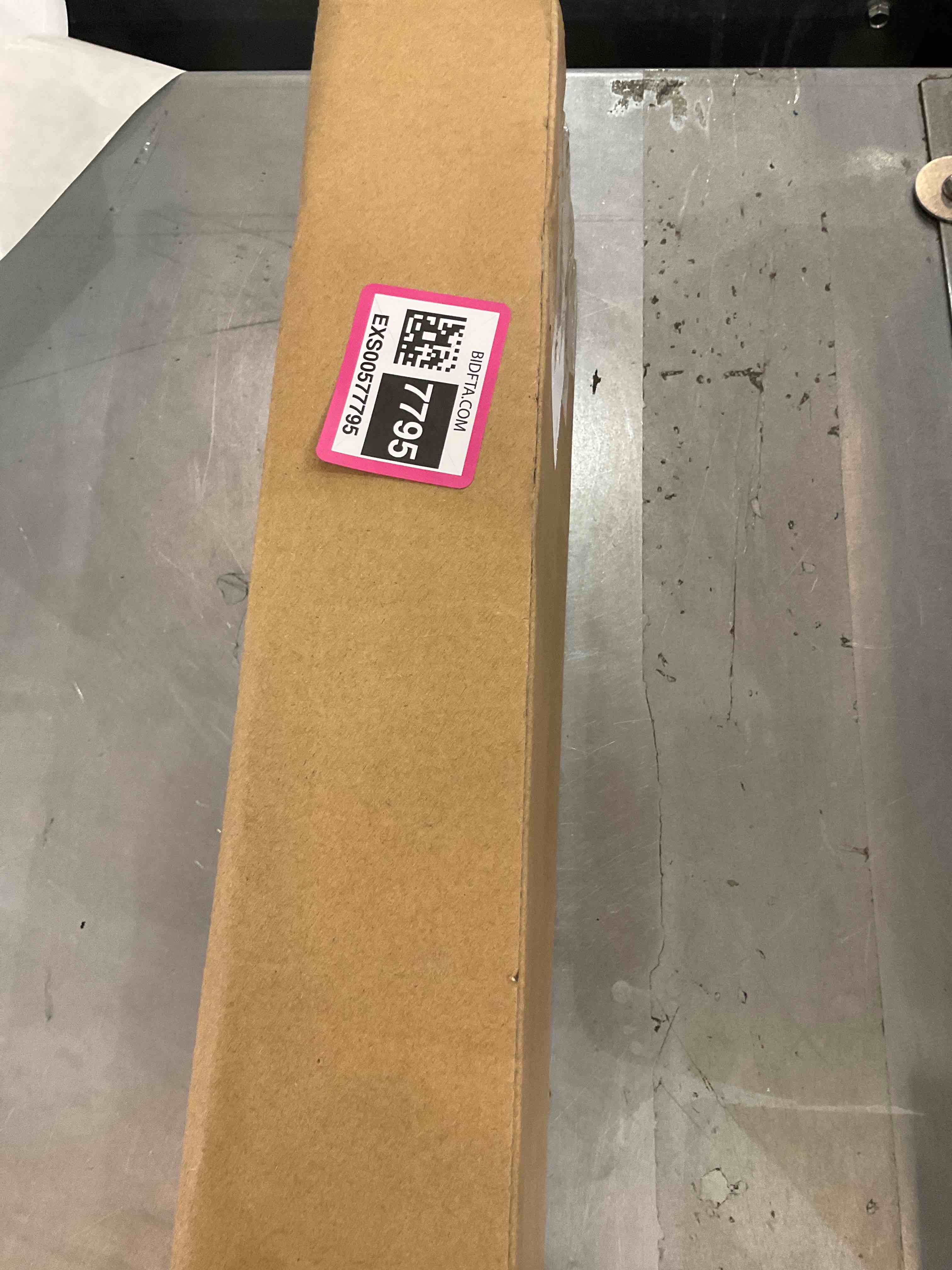 https://s3.amazonaws.com/lotting-images-prod/bidfta/EXS00577795_1694199592657.jpeg