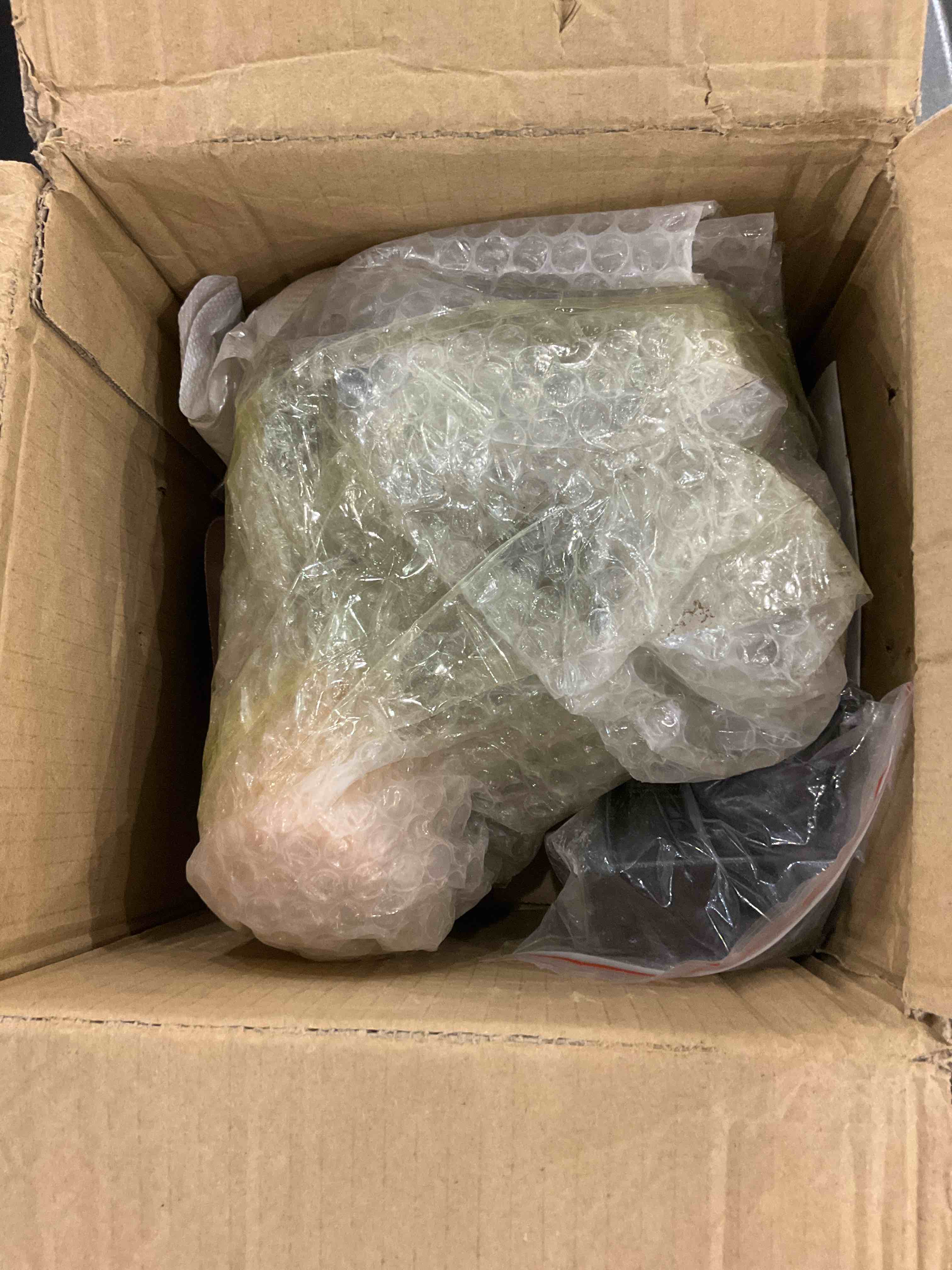 https://s3.amazonaws.com/lotting-images-prod/bidfta/EXS00578002_1693999369735.jpeg