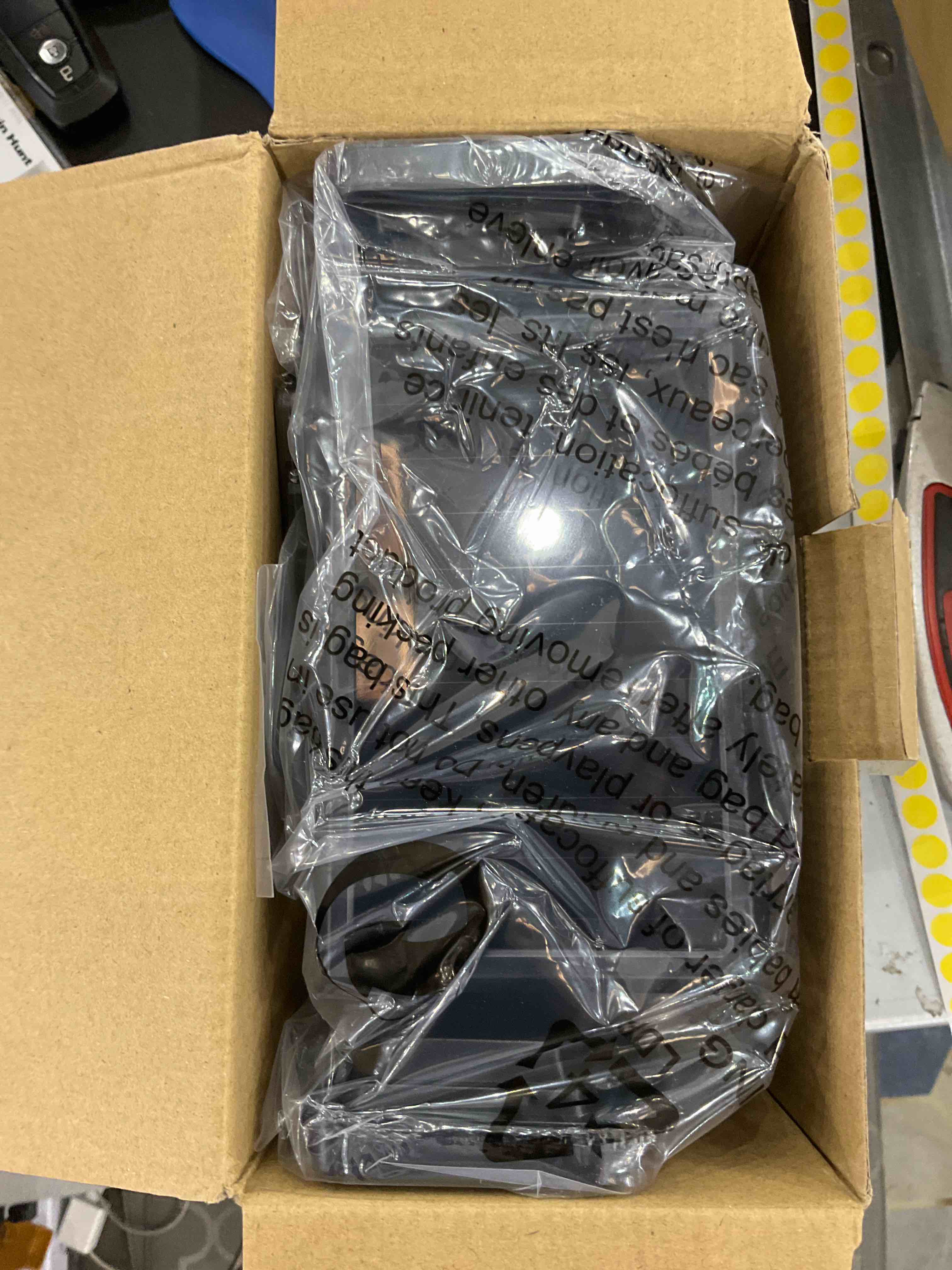 https://s3.amazonaws.com/lotting-images-prod/bidfta/EXS00578086_1694020084282.jpeg