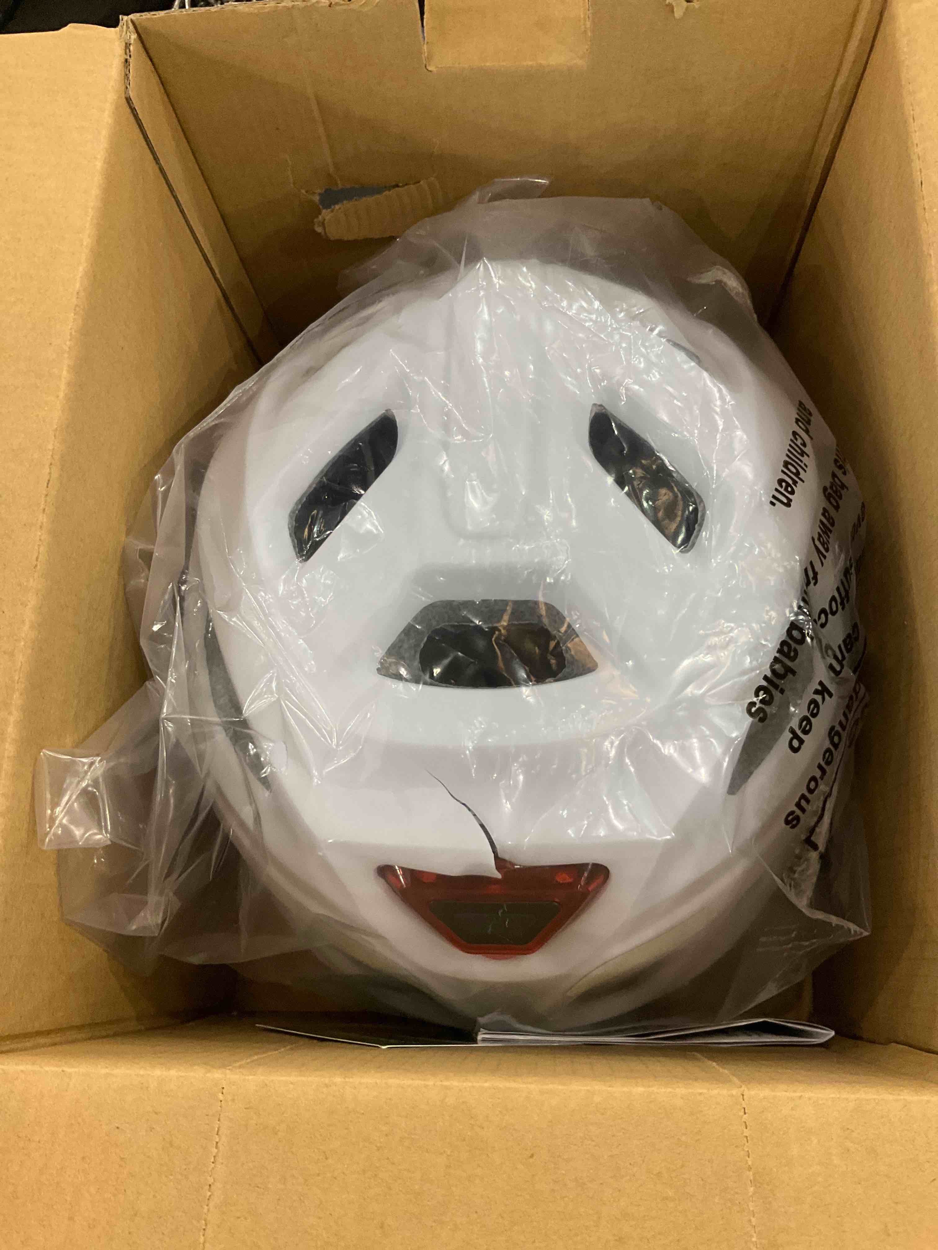 https://s3.amazonaws.com/lotting-images-prod/bidfta/EXS00578090_1694020417905.jpeg