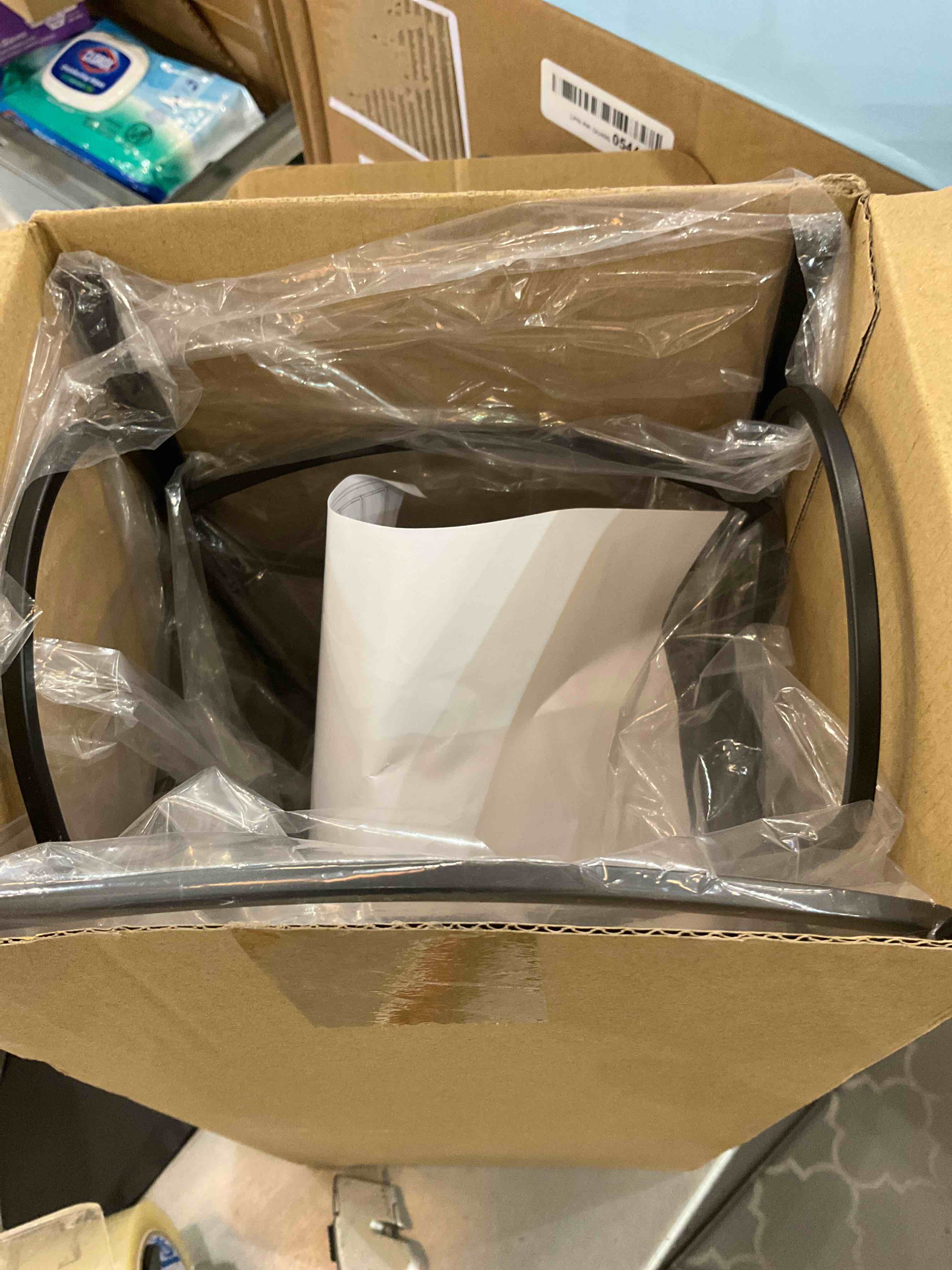 https://s3.amazonaws.com/lotting-images-prod/bidfta/EXS00578167_1694187135166.jpeg