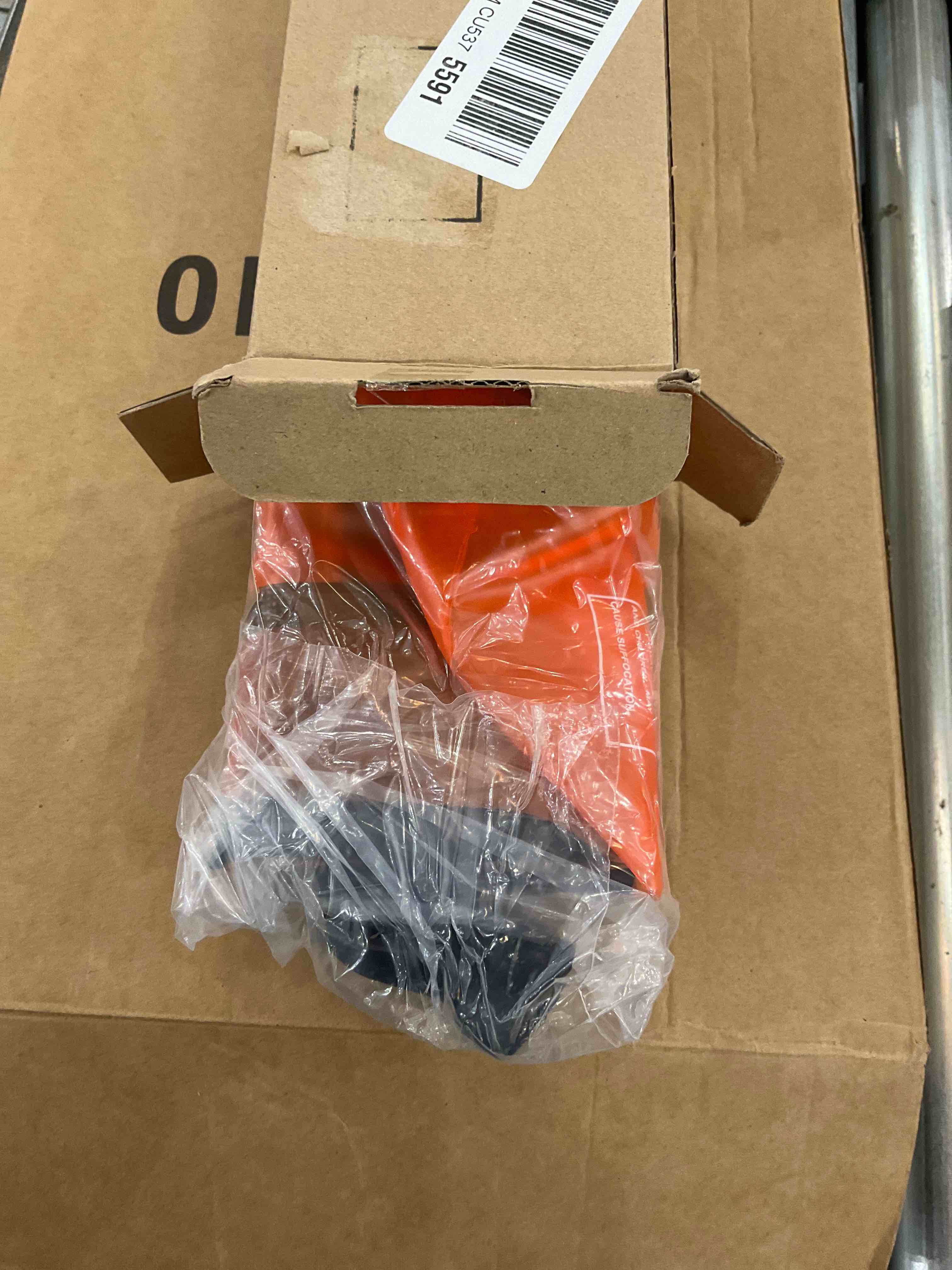 https://s3.amazonaws.com/lotting-images-prod/bidfta/EXS00578358_1694454106636.jpeg