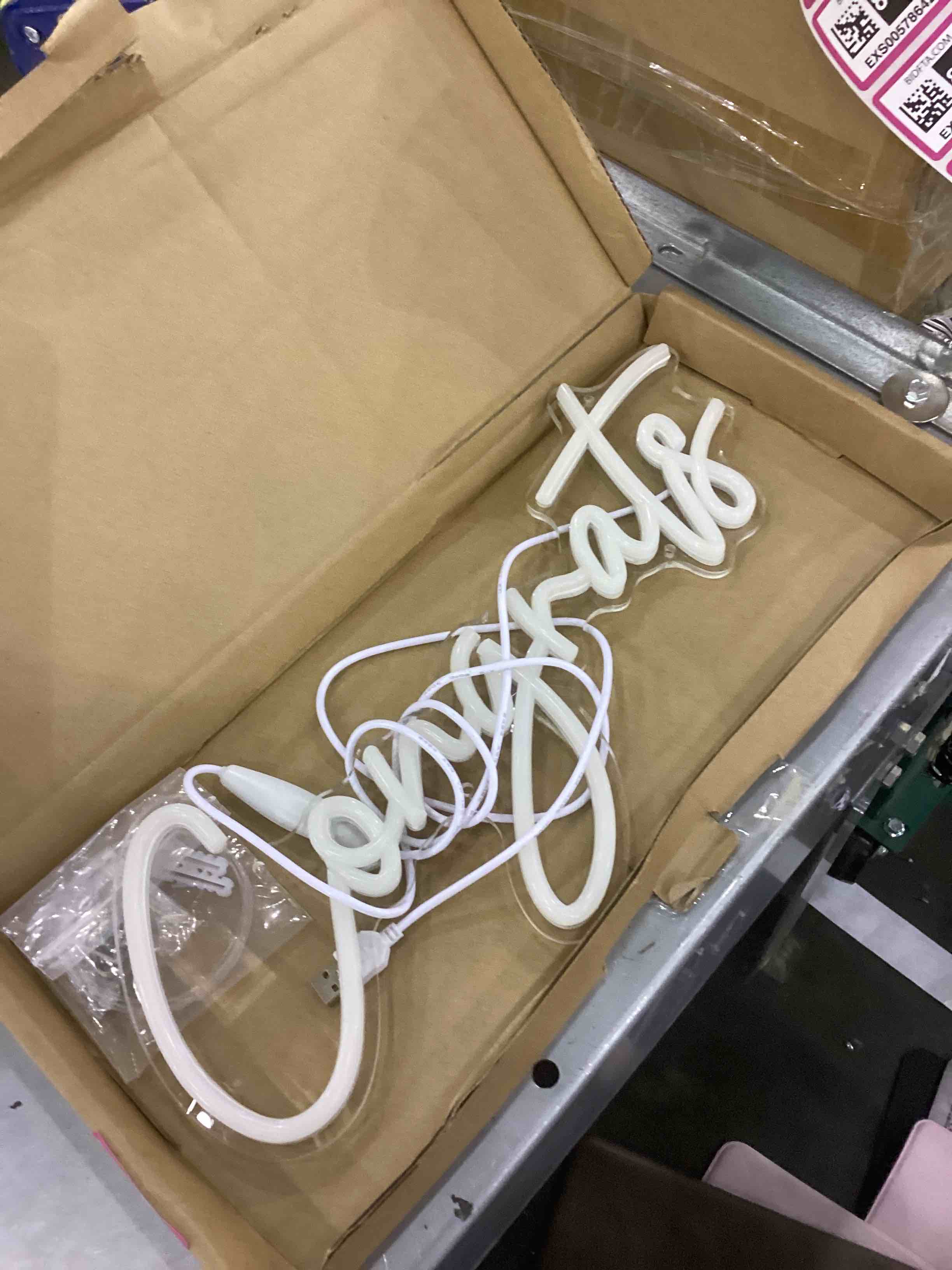 https://s3.amazonaws.com/lotting-images-prod/bidfta/EXS00578637_1694088316025.jpeg