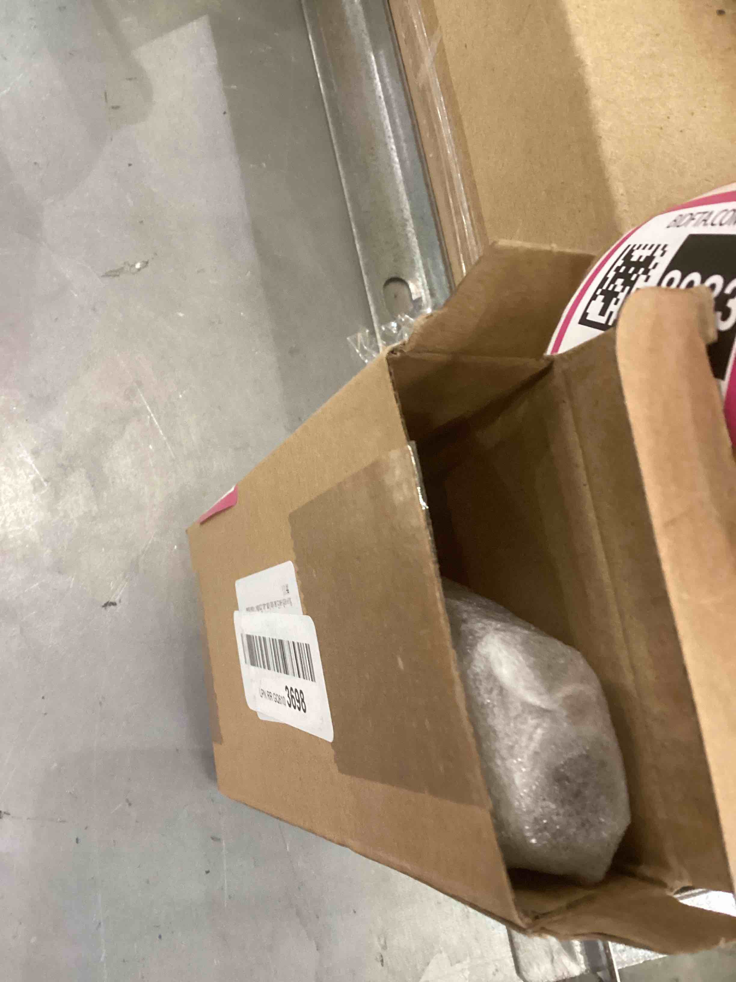 https://s3.amazonaws.com/lotting-images-prod/bidfta/EXS00578979_1694443951913.jpeg