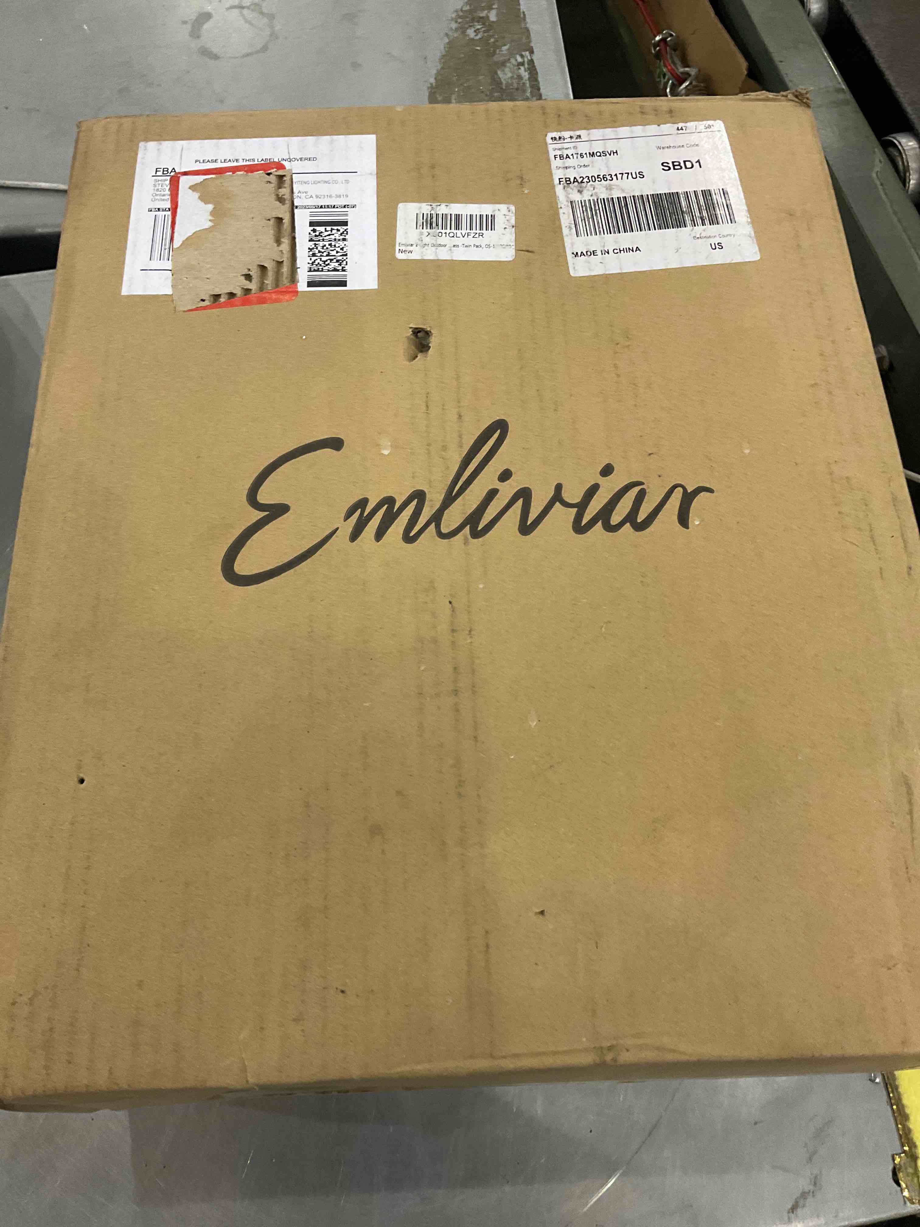 https://s3.amazonaws.com/lotting-images-prod/bidfta/EXS00579100_1694095236153.jpeg