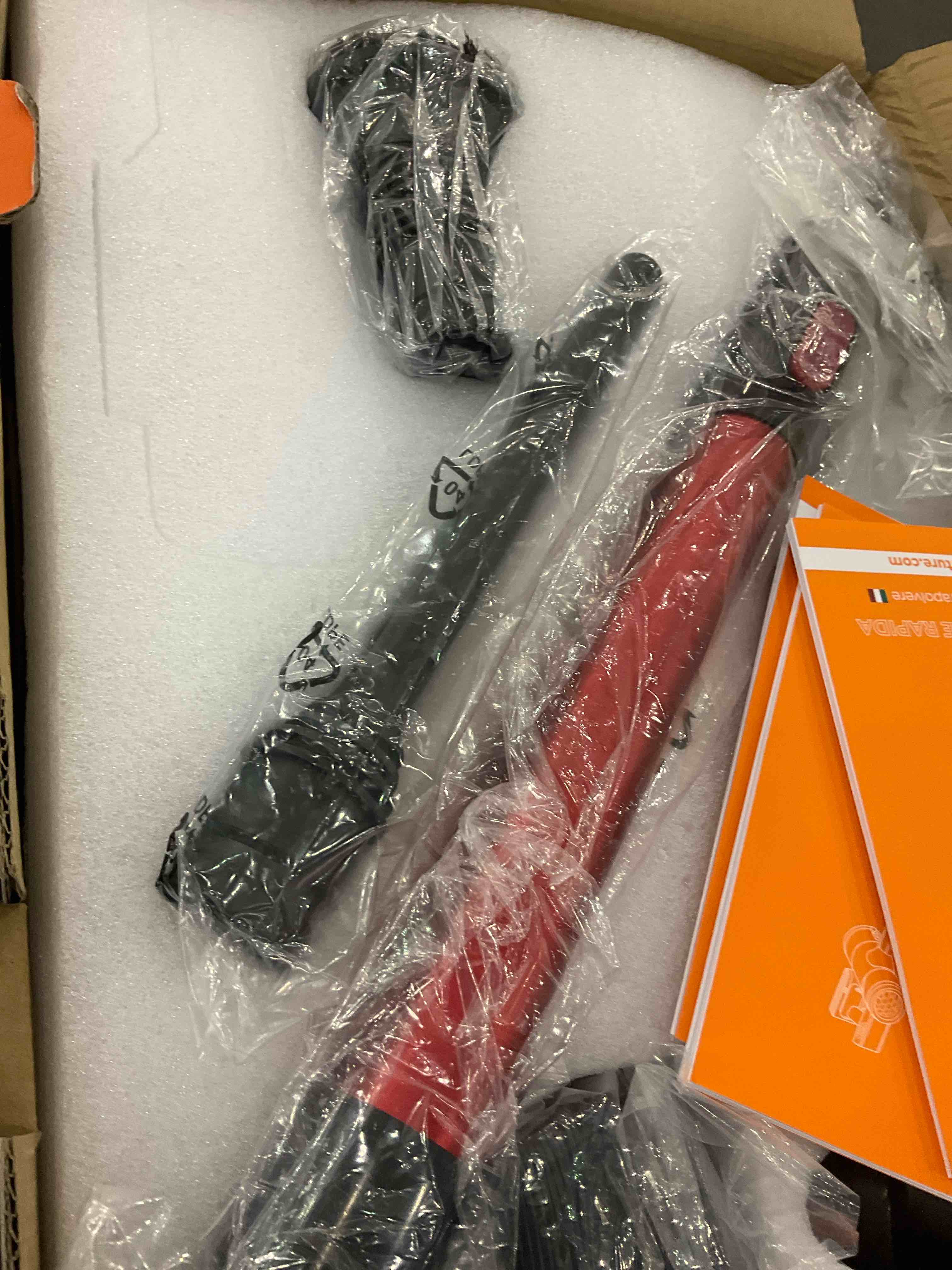 https://s3.amazonaws.com/lotting-images-prod/bidfta/EXS00580174_1696598684506.jpeg