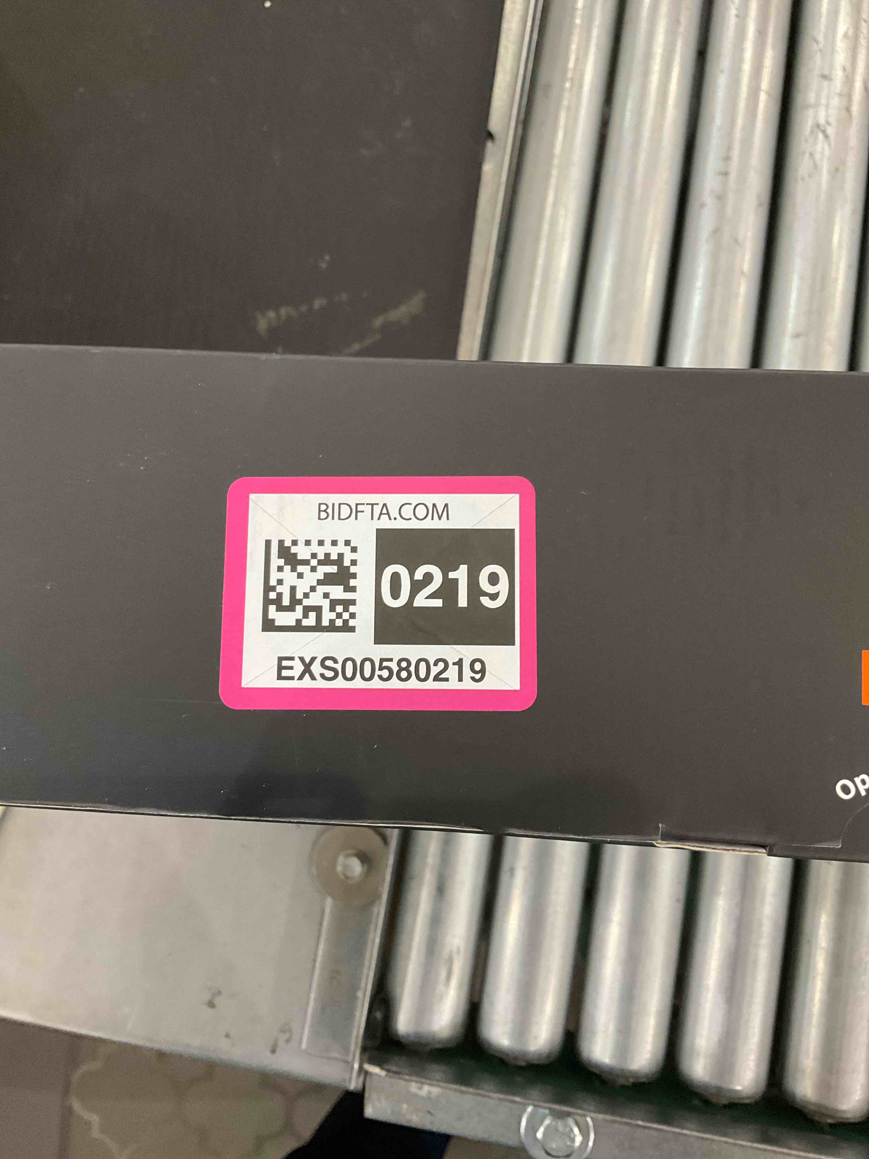 https://s3.amazonaws.com/lotting-images-prod/bidfta/EXS00580219_1696950439079.jpeg
